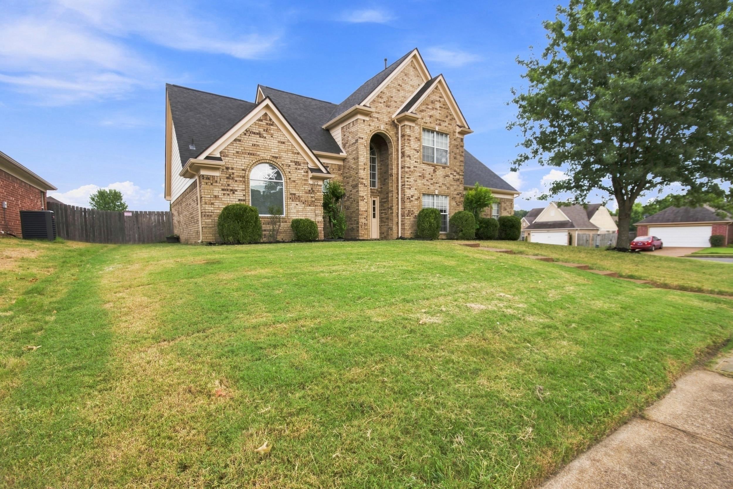 1472 Pemberton Ln Property Photo 3