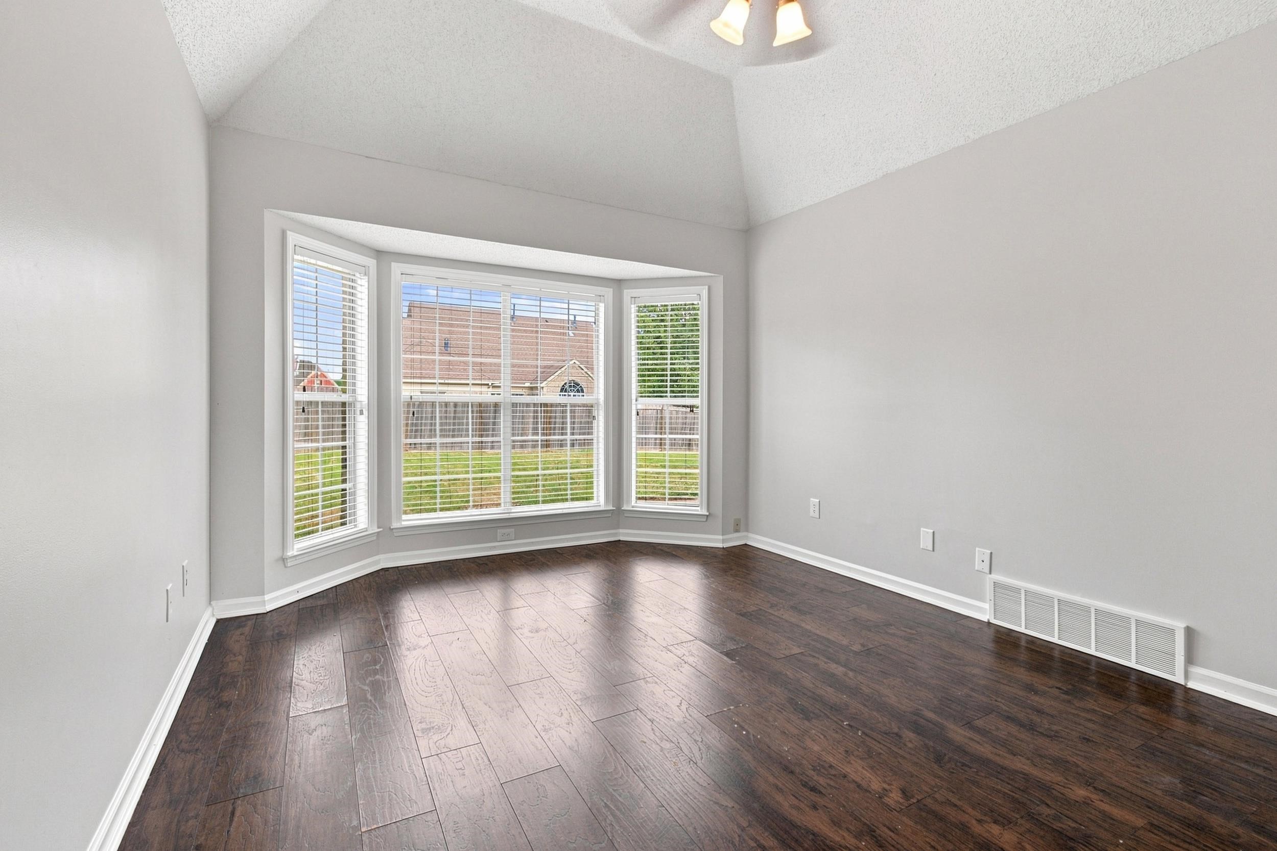 1472 Pemberton Ln Property Photo 22