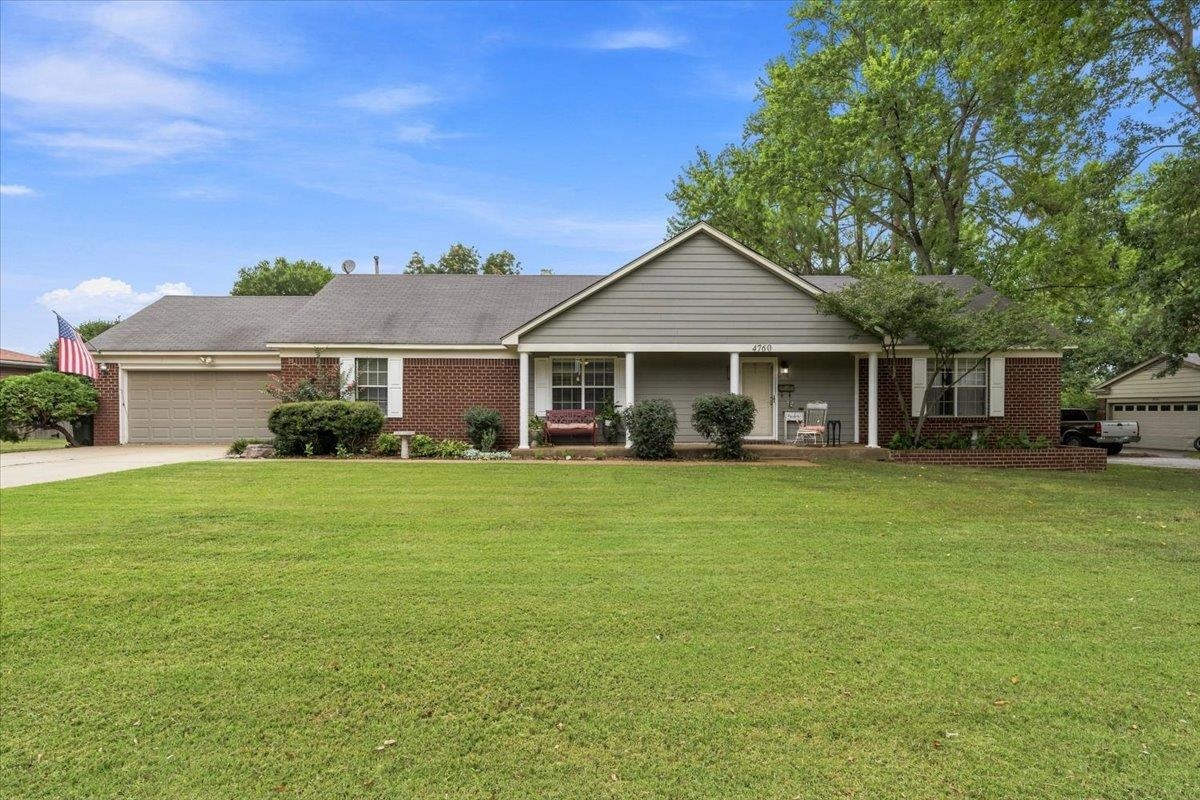 4760 Hallbrook Dr Property Photo 1