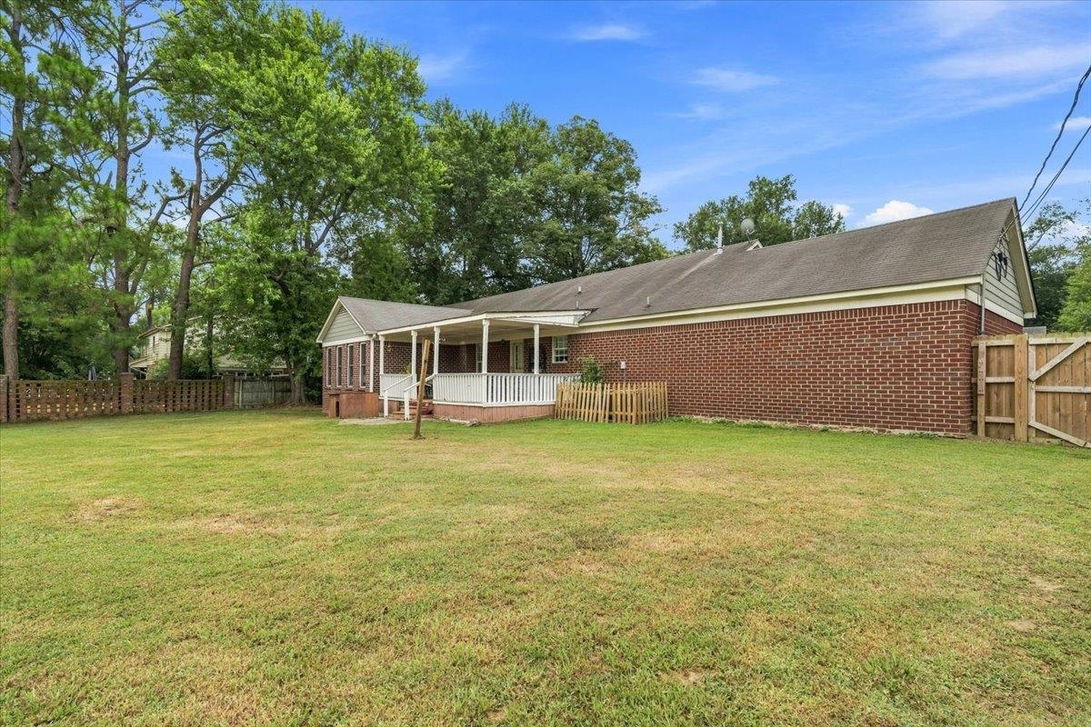 4760 Hallbrook Dr Property Photo 2
