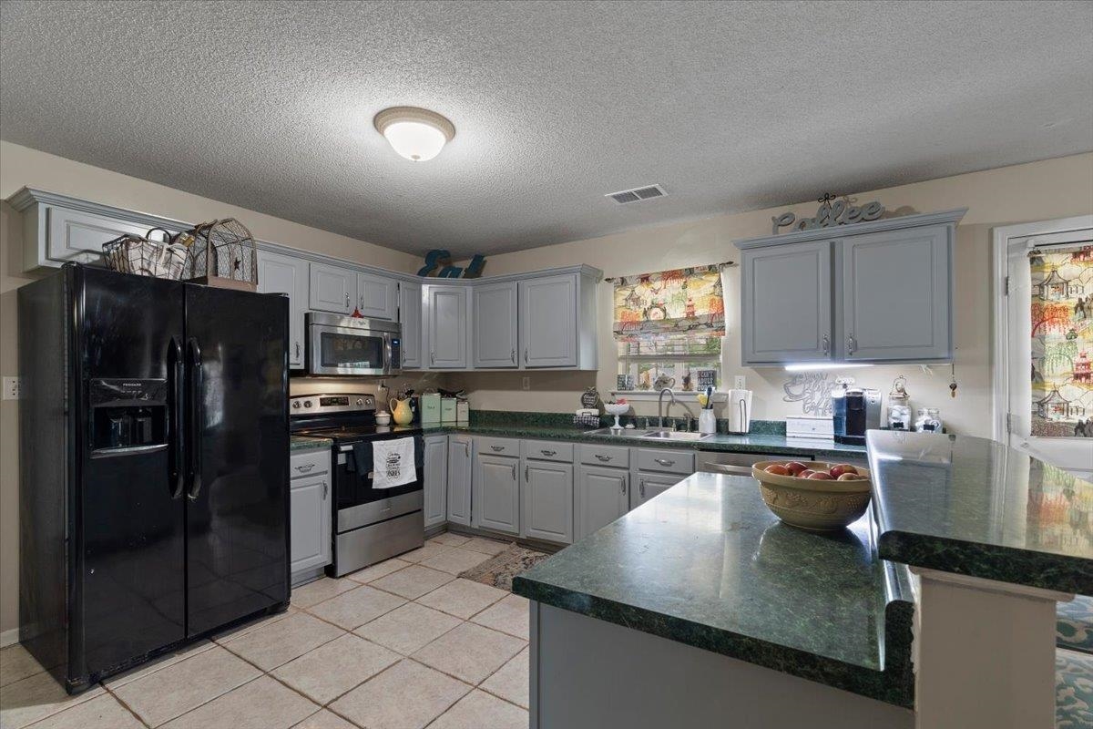 4760 Hallbrook Dr Property Photo 6