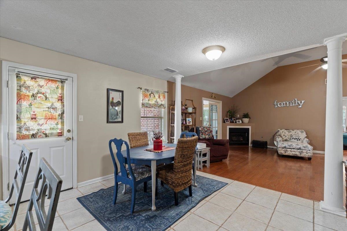 4760 Hallbrook Dr Property Photo 7