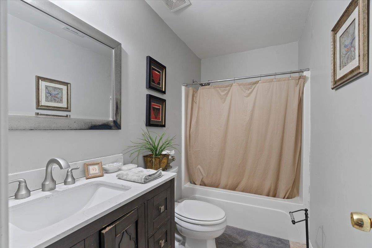 4760 Hallbrook Dr Property Photo 13