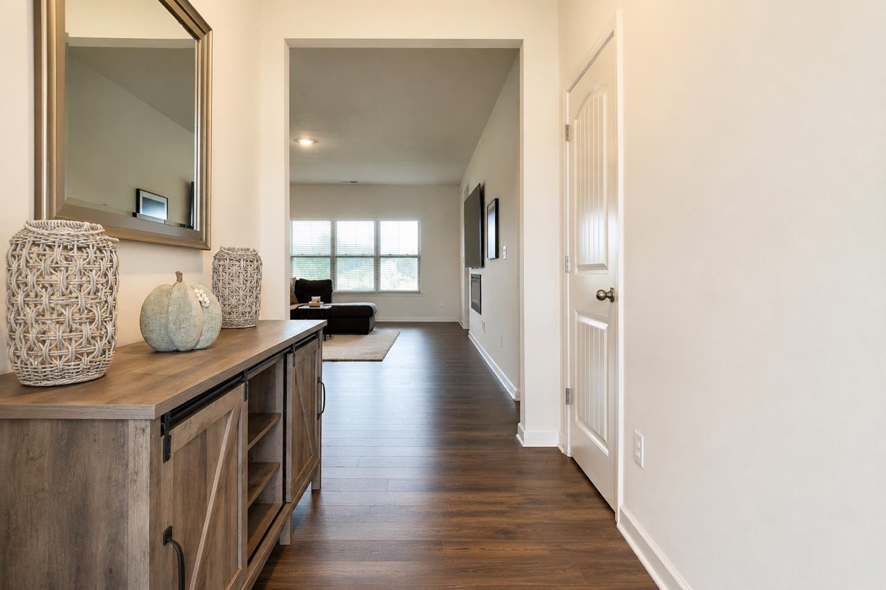 7404 Barrett Oaks Cv Property Photo 4