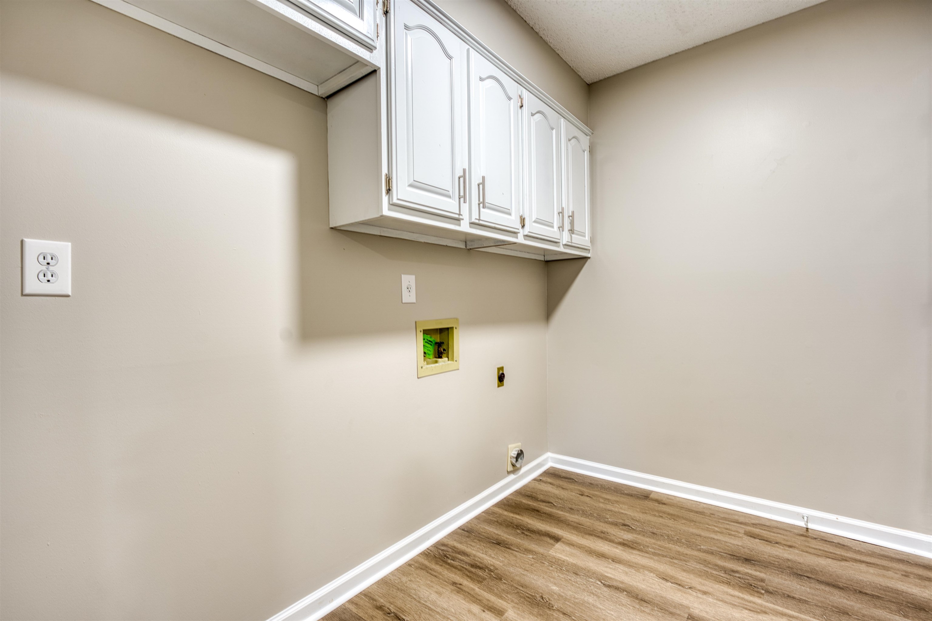 8747 Grandbury Pl Property Photo 31