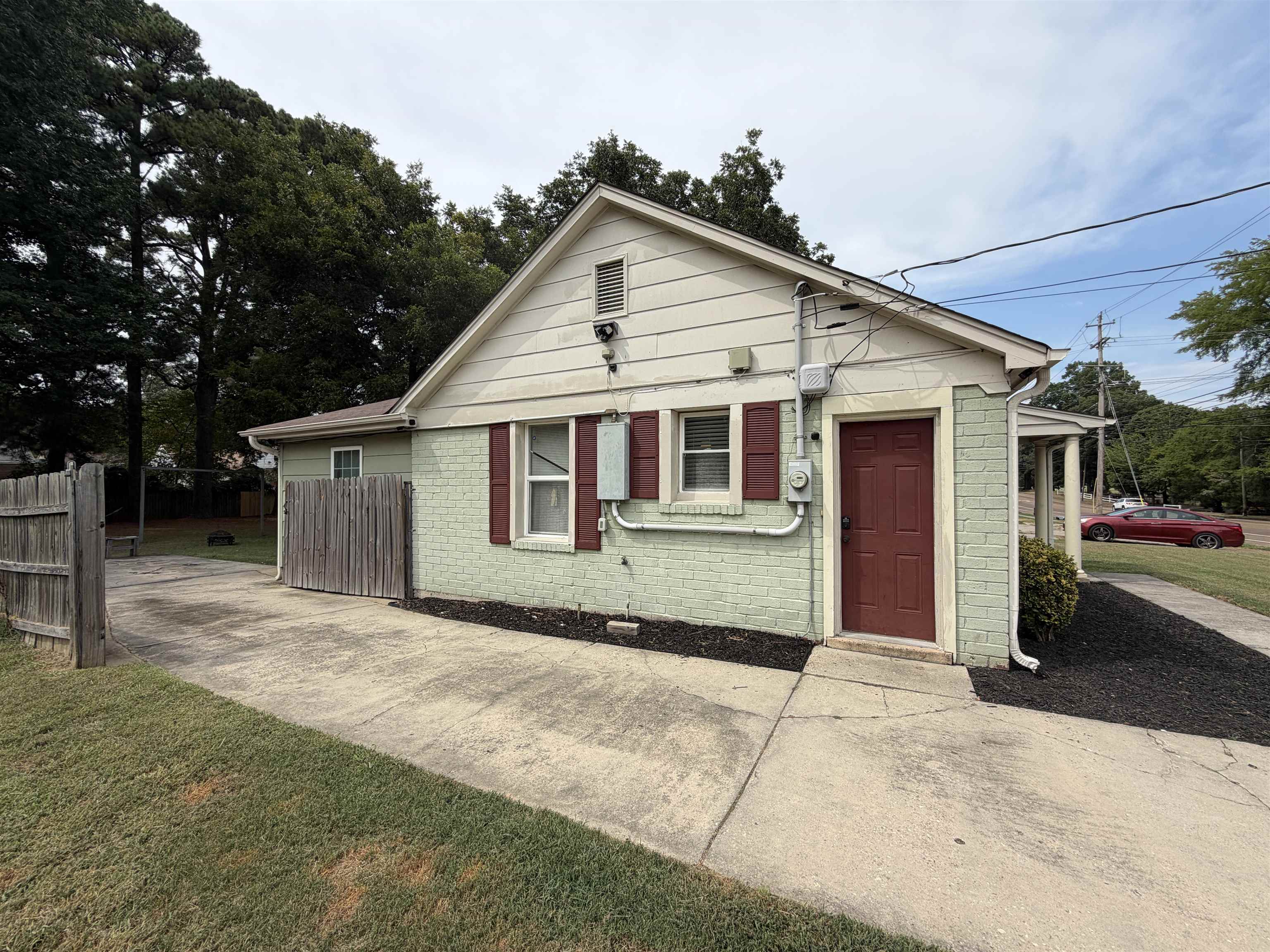 1261 Prescott Rd Property Photo 3