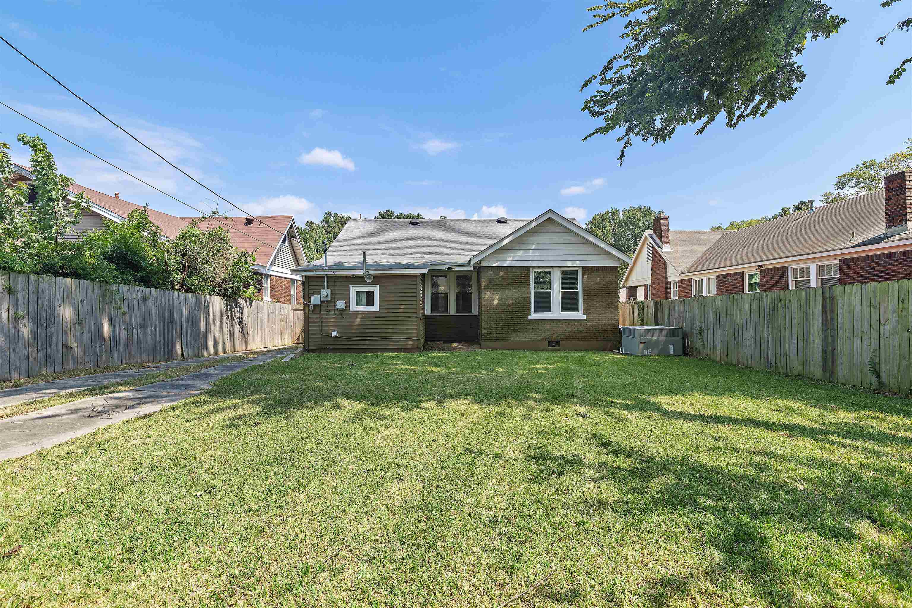 883 Evergreen St Property Photo 30