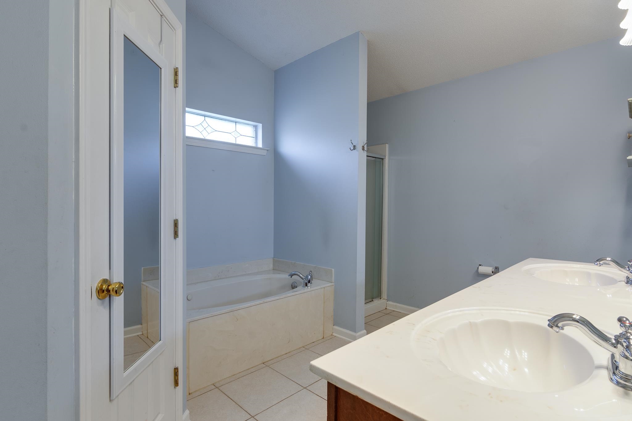 1464 Farmyard Cv Property Photo 18