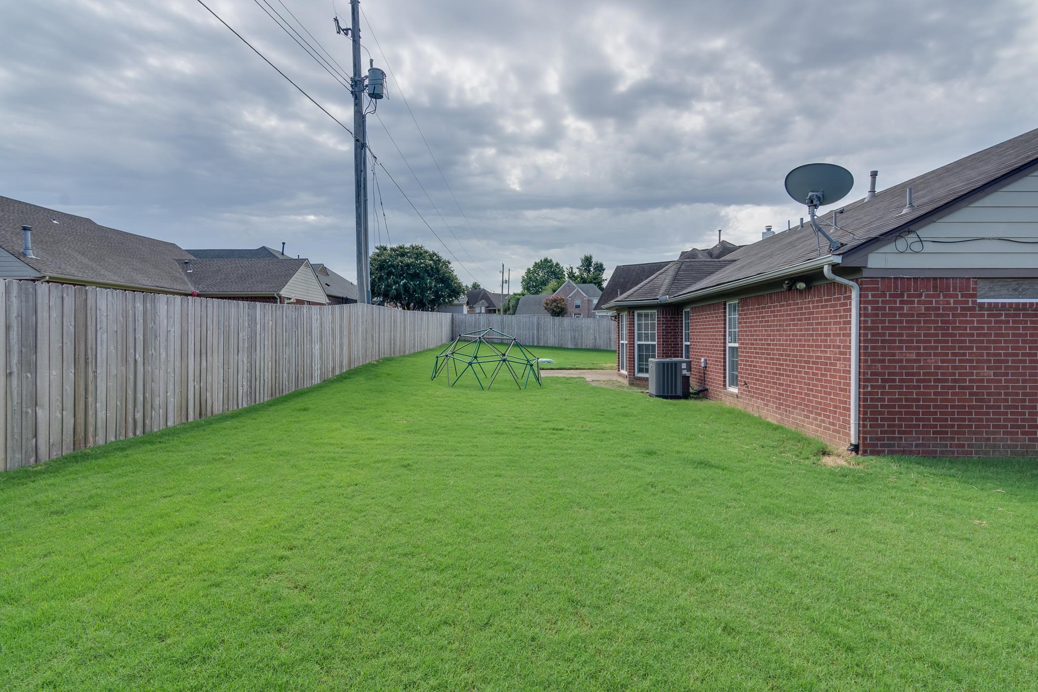 1464 Farmyard Cv Property Photo 26
