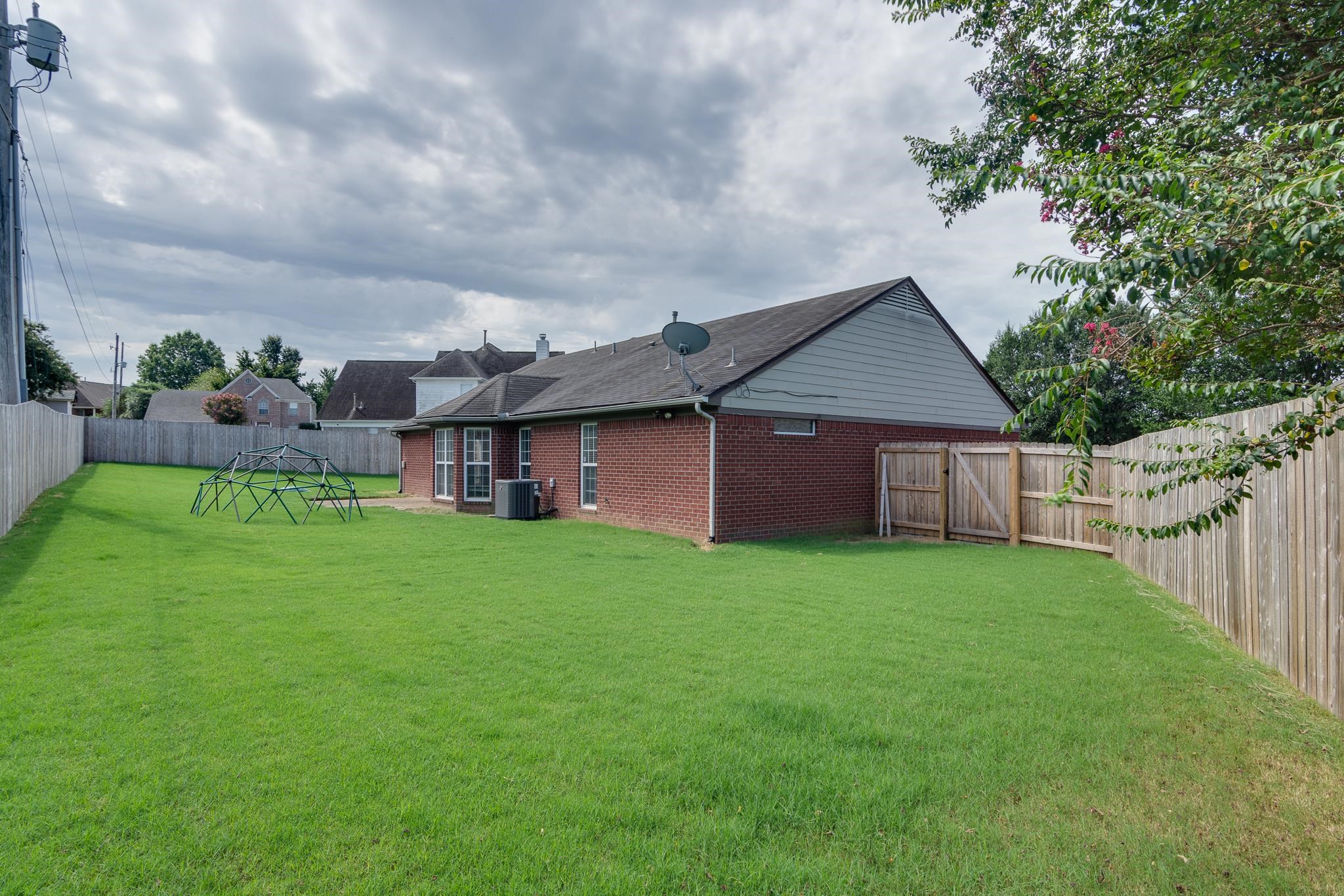 1464 Farmyard Cv Property Photo 27
