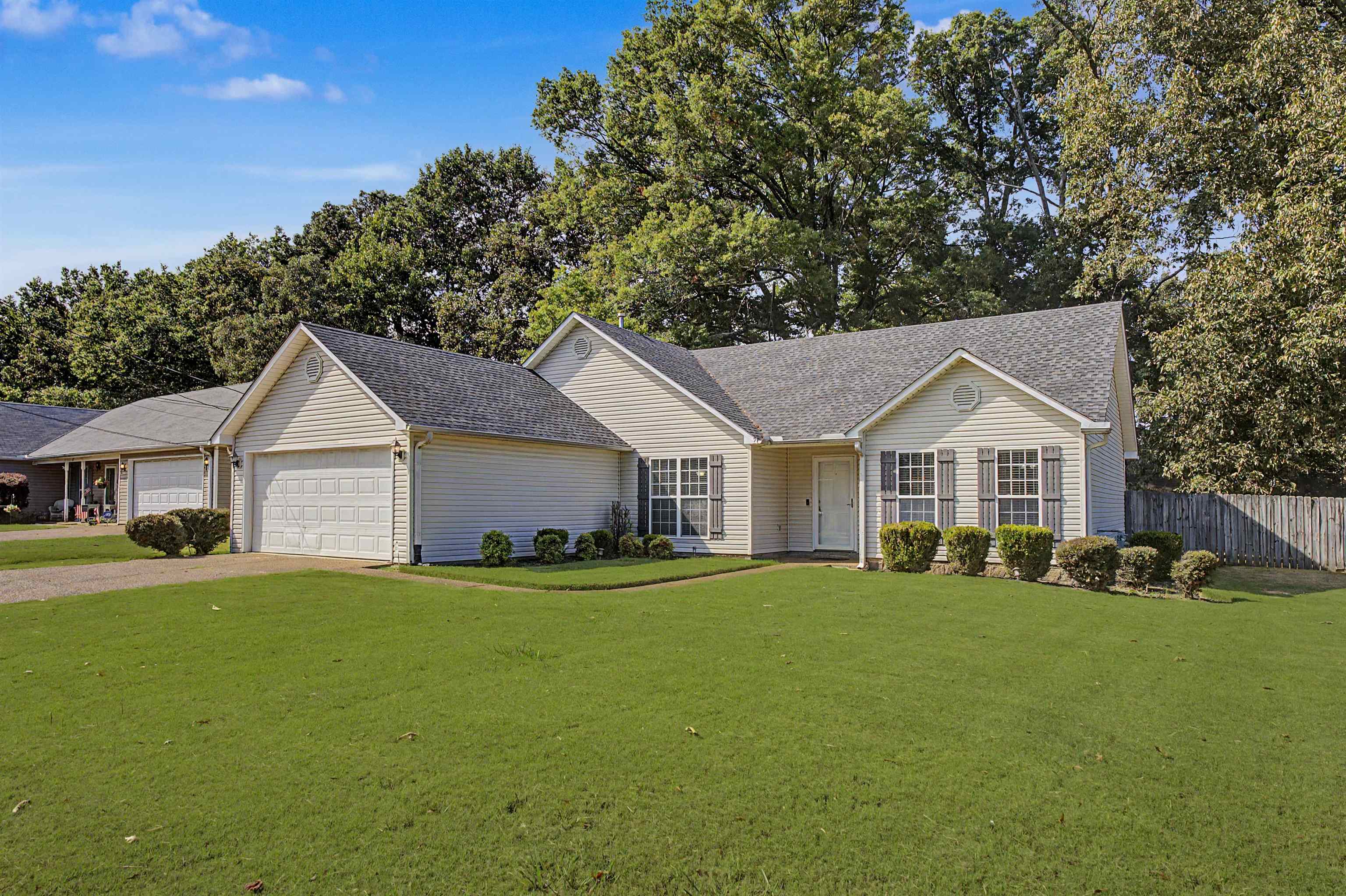 9 Broadleaf Cv Property Photo 2