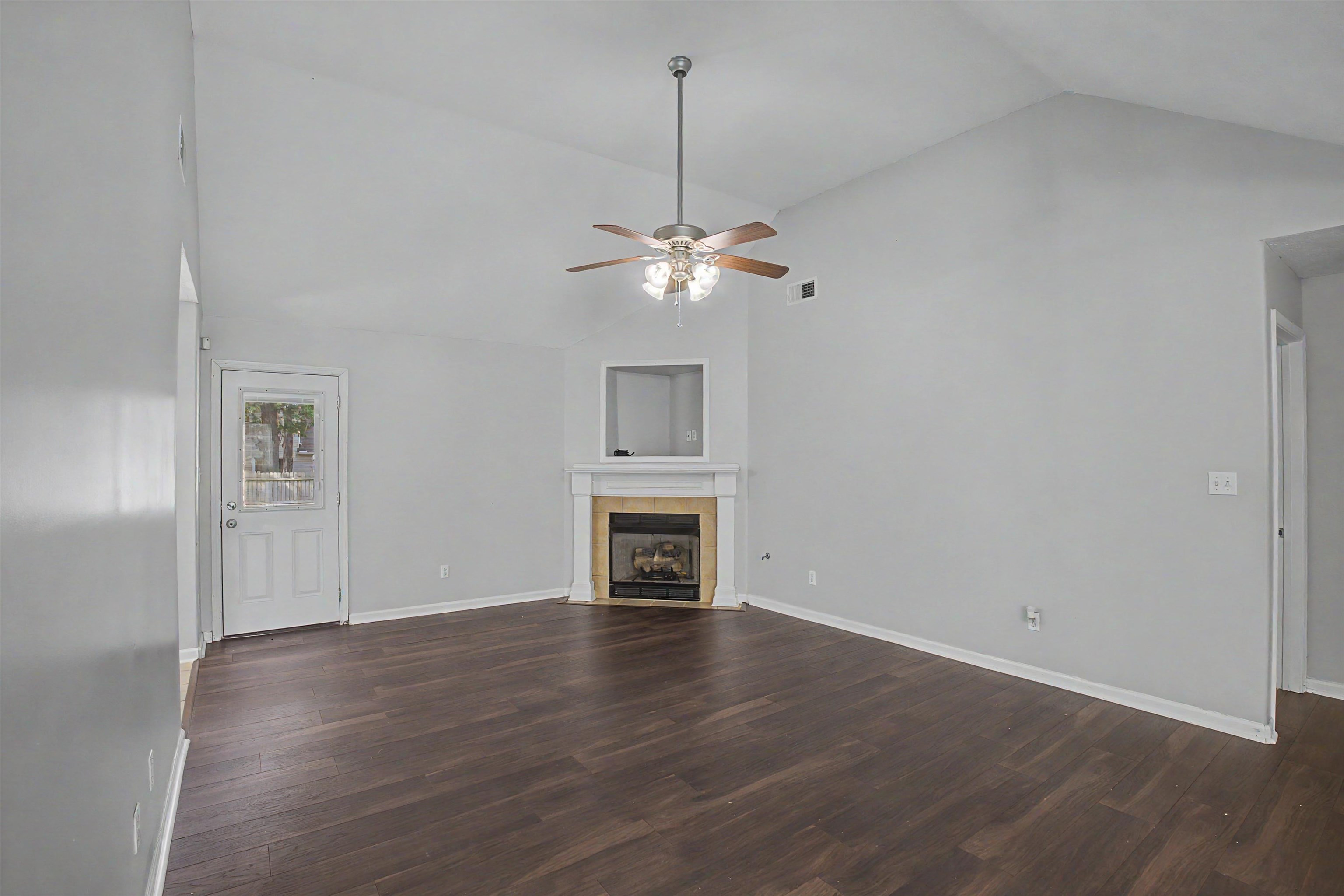 9 Broadleaf Cv Property Photo 4