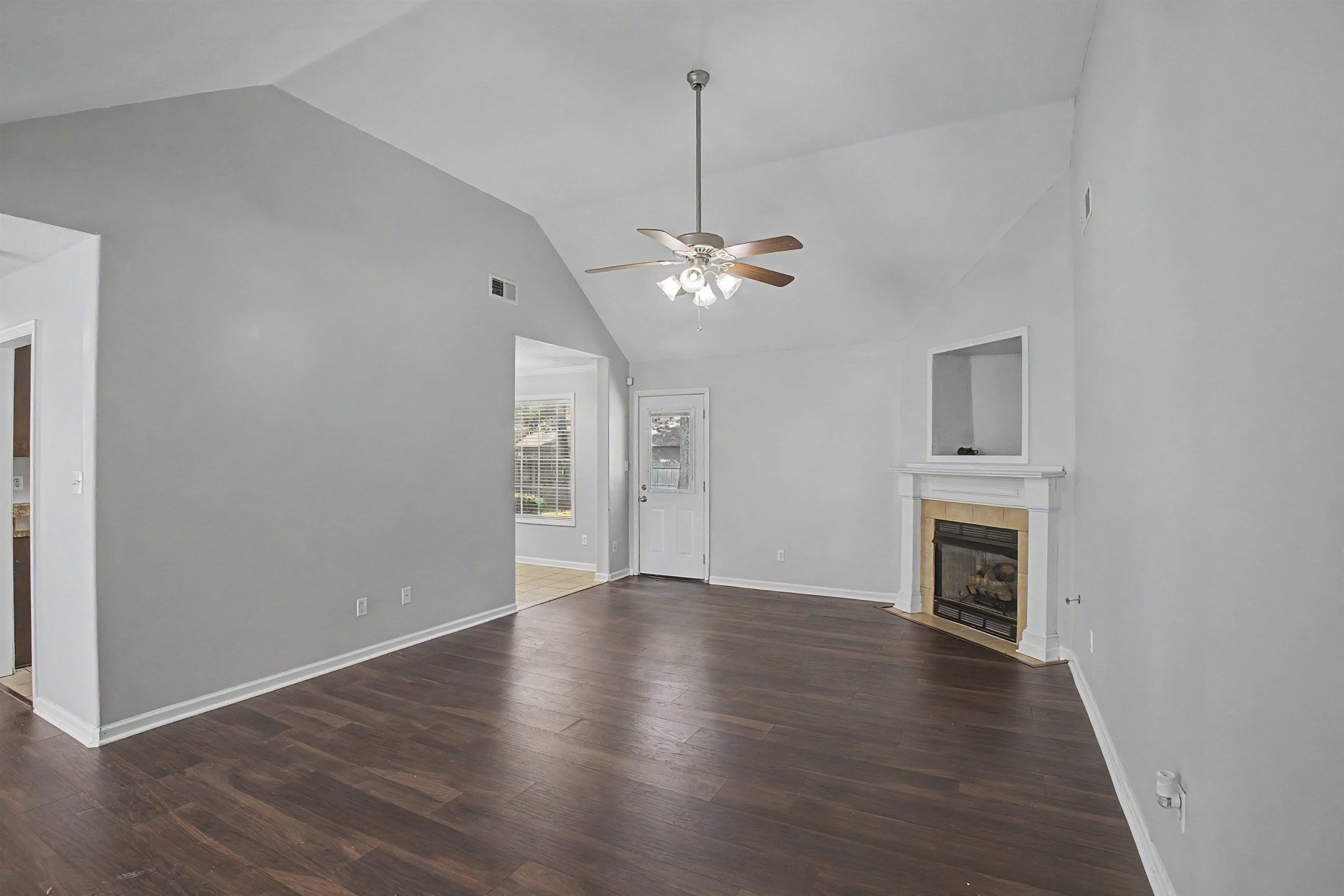 9 Broadleaf Cv Property Photo 5