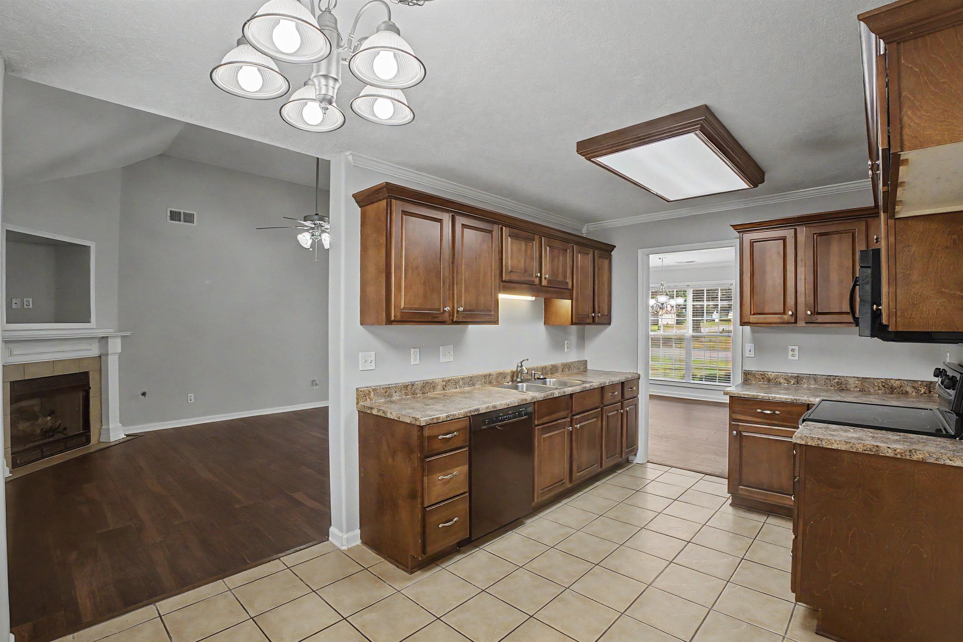 9 Broadleaf Cv Property Photo 10