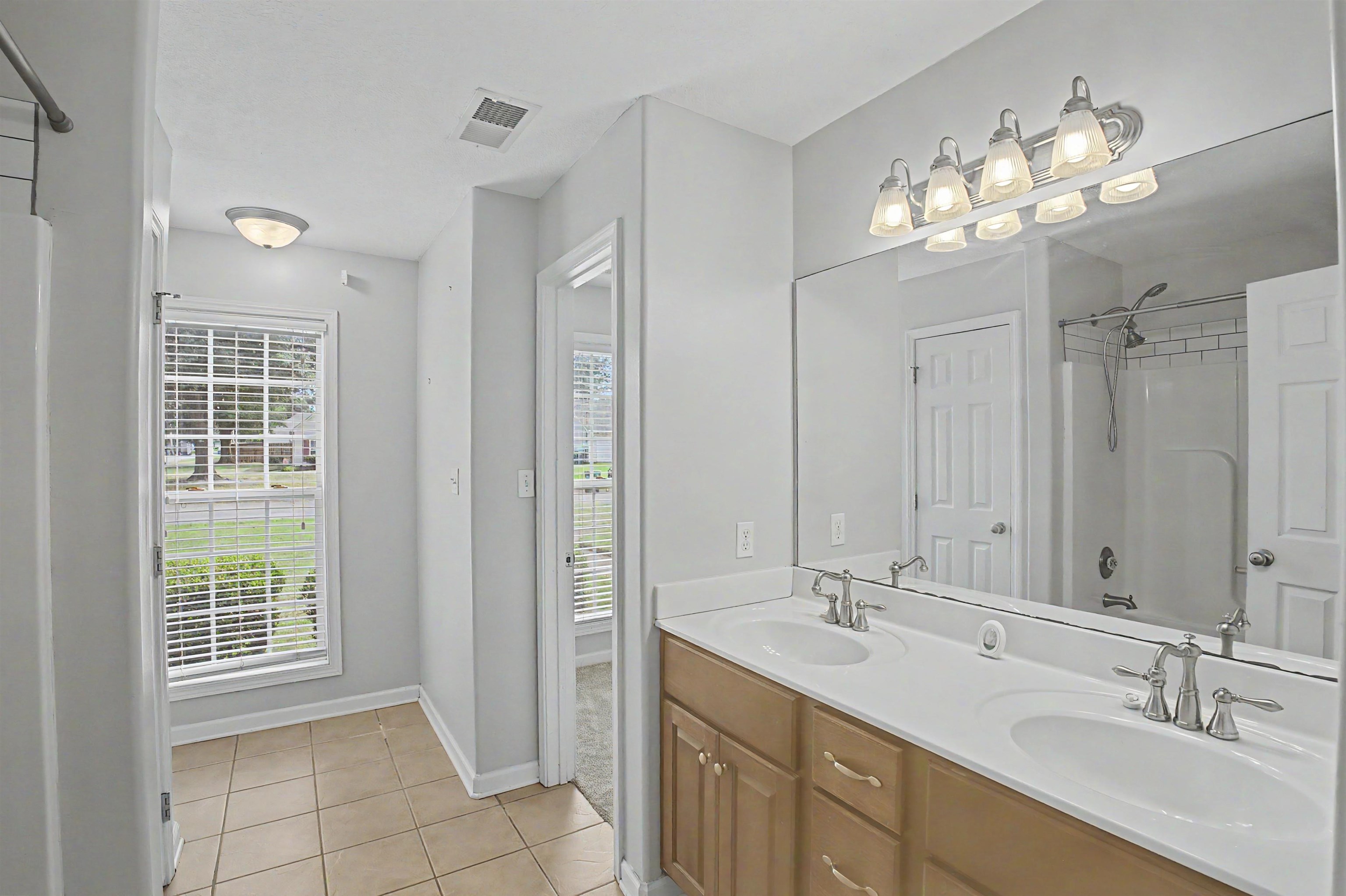 9 Broadleaf Cv Property Photo 13