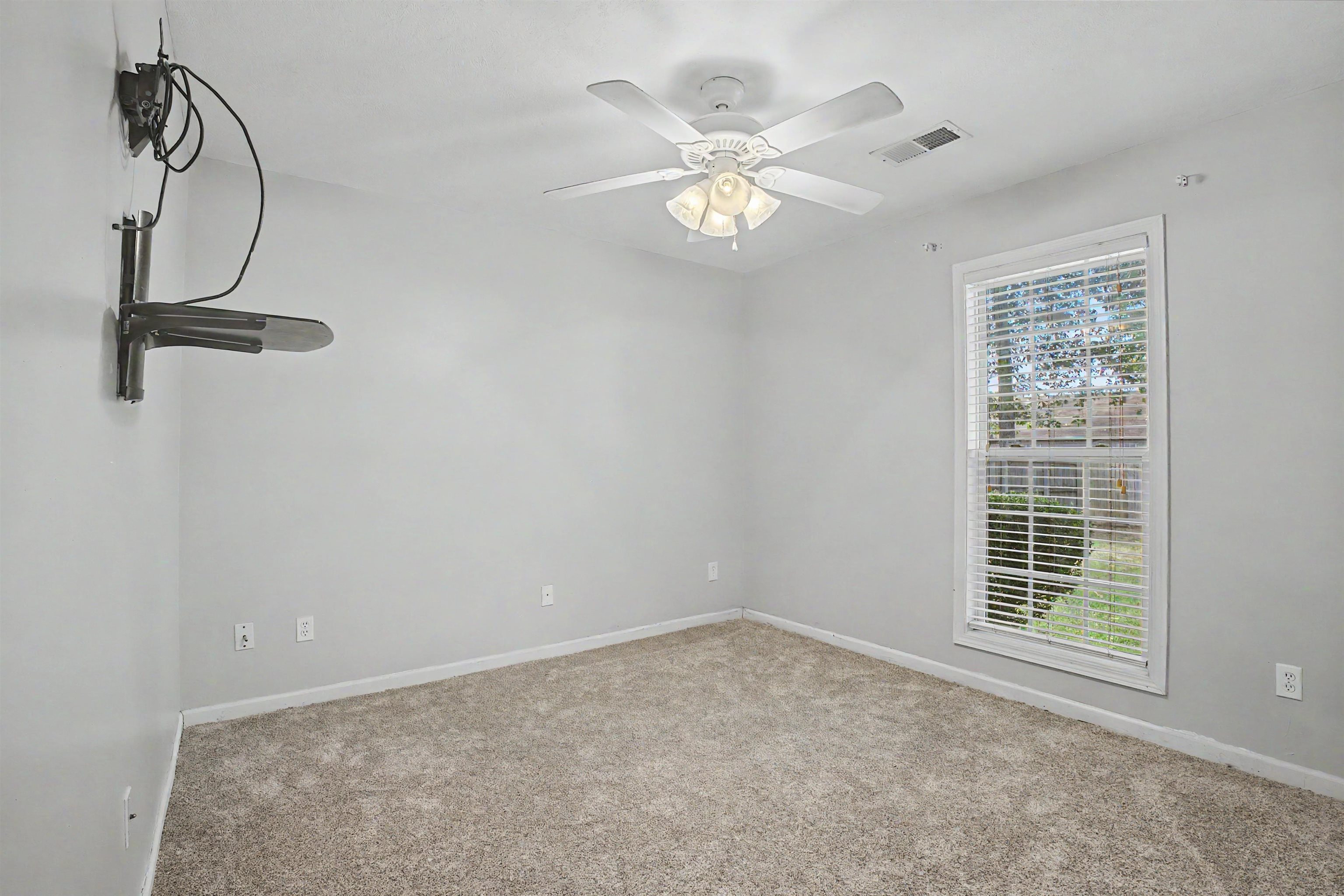 9 Broadleaf Cv Property Photo 17