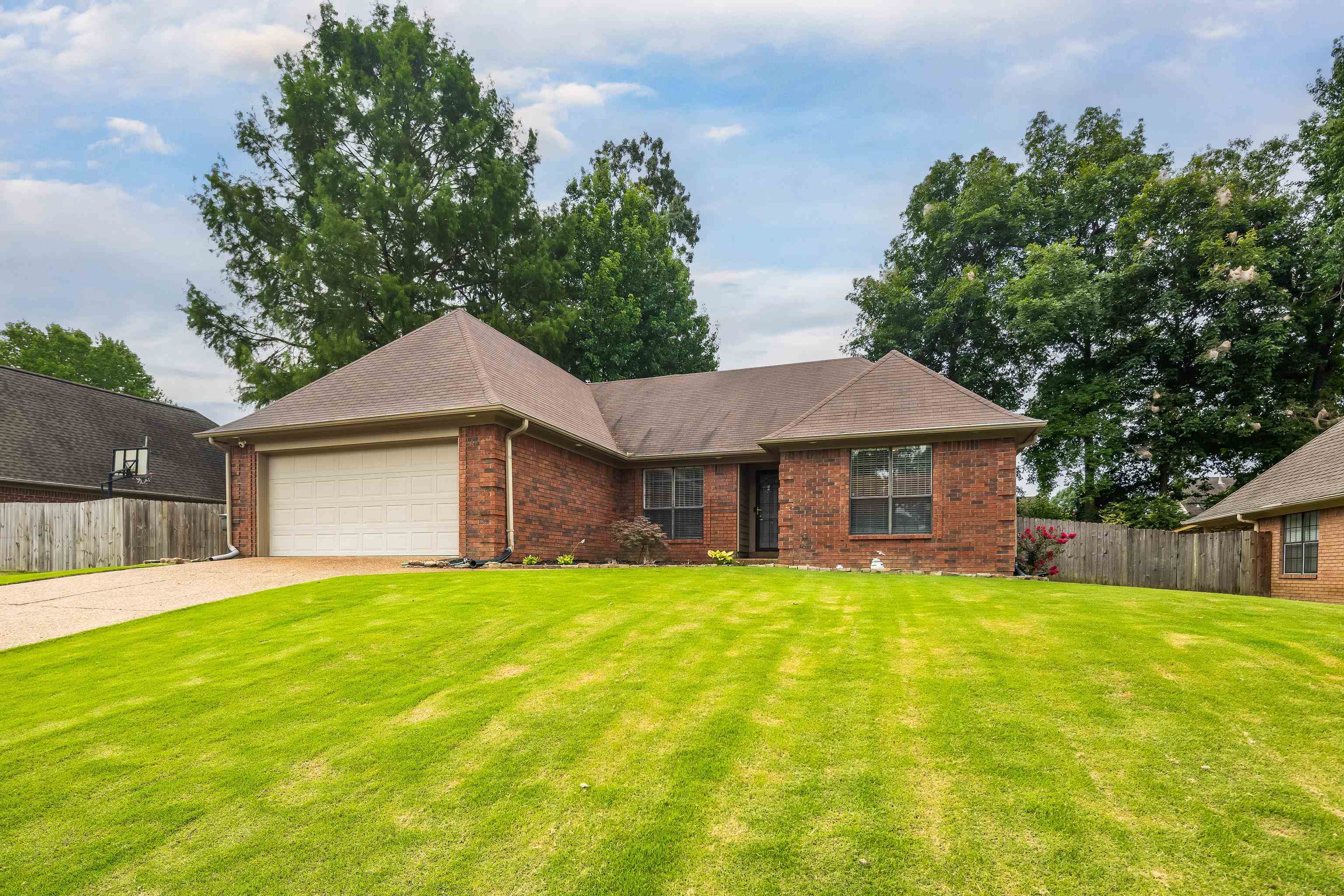 7685 Shadow Hills Dr Property Photo 1