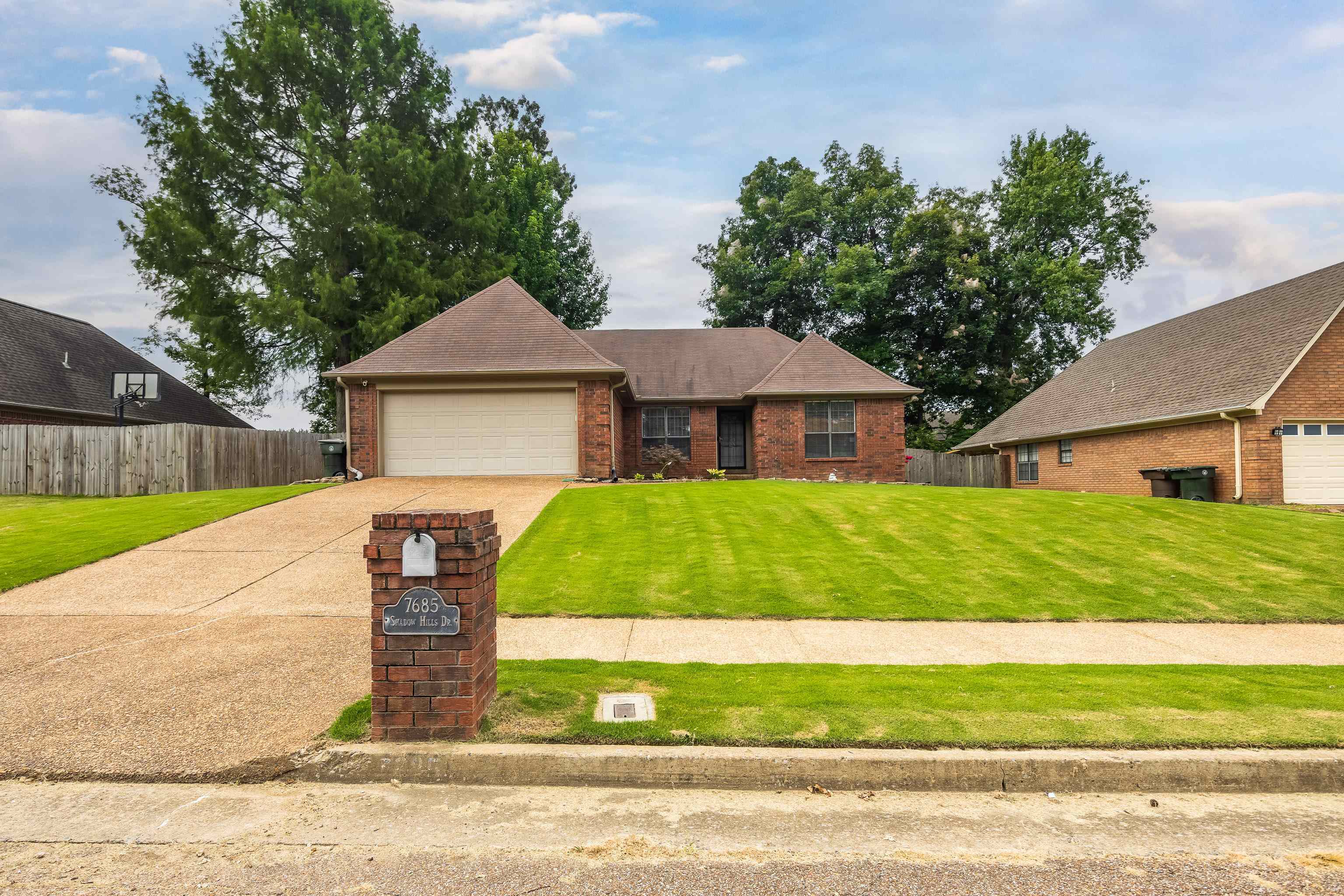 7685 Shadow Hills Dr Property Photo 2