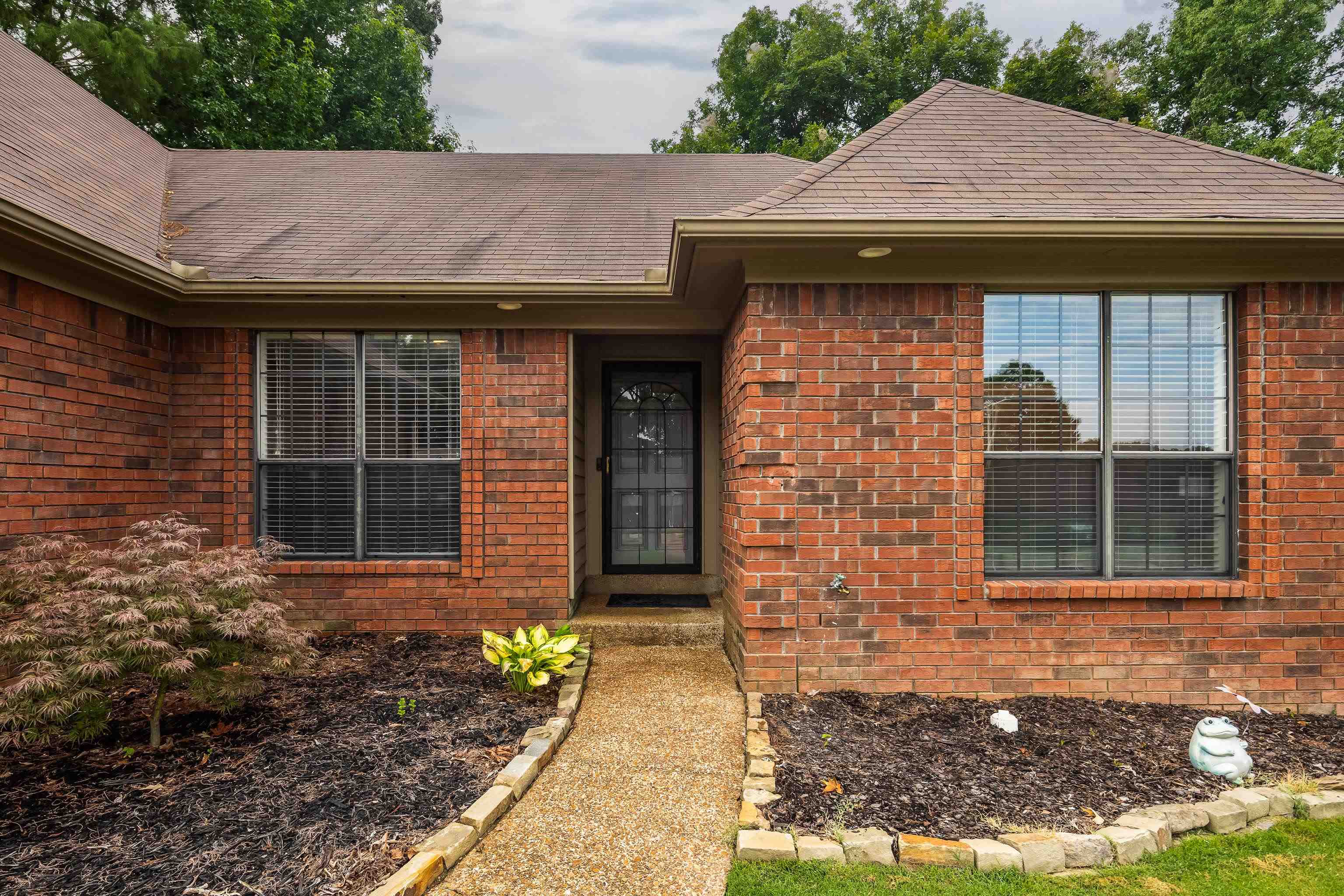 7685 Shadow Hills Dr Property Photo 3