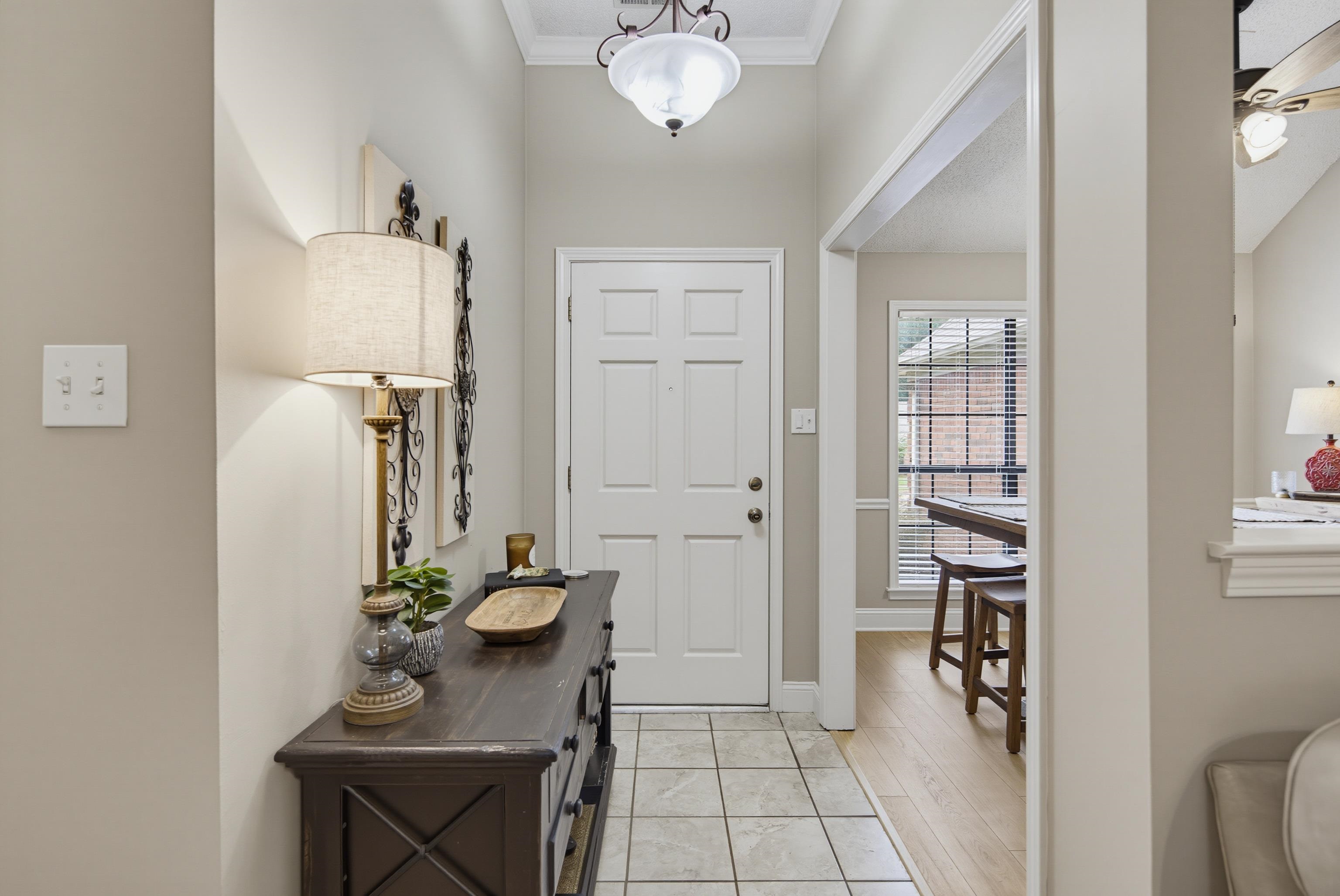 7685 Shadow Hills Dr Property Photo 4
