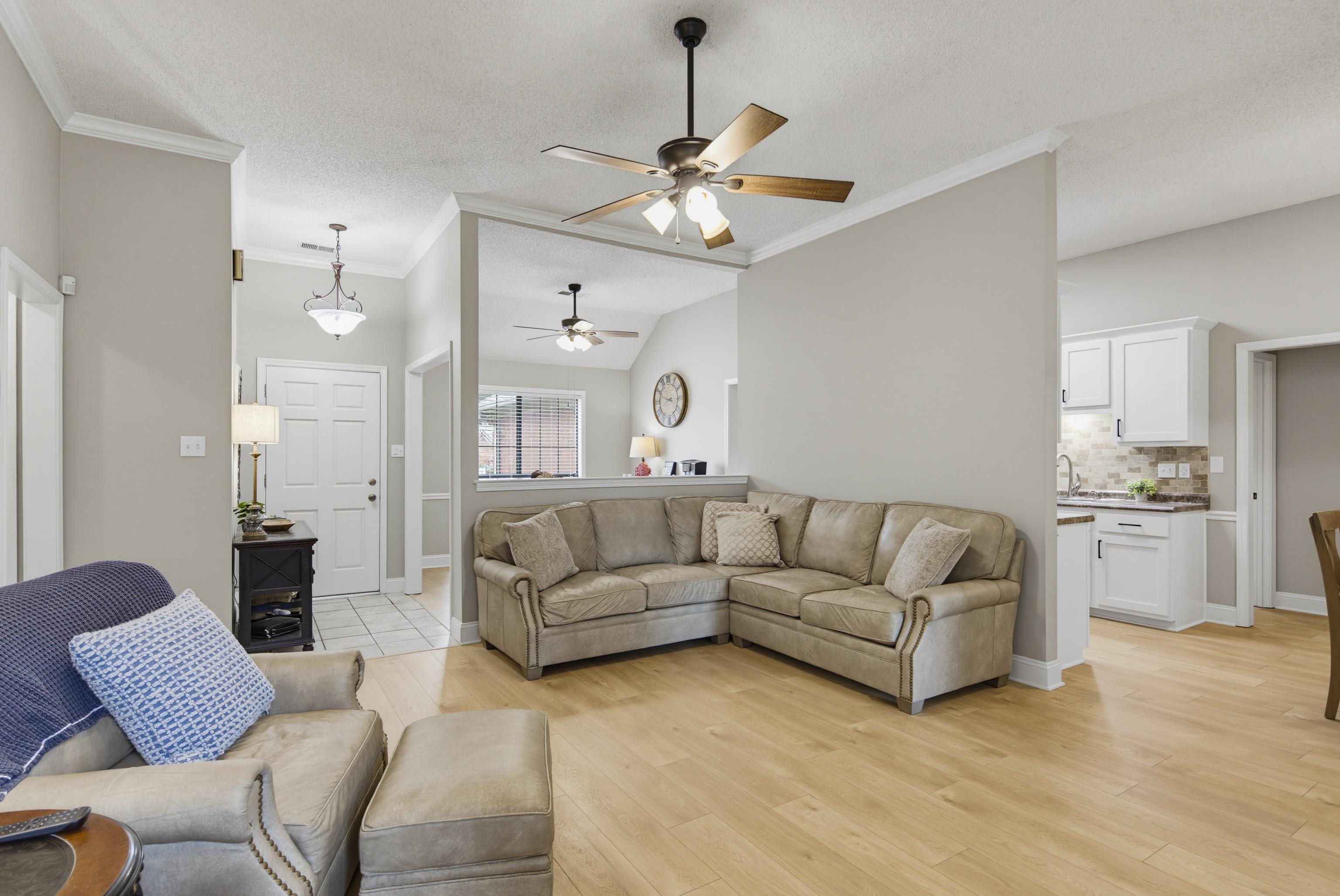 7685 Shadow Hills Dr Property Photo 10