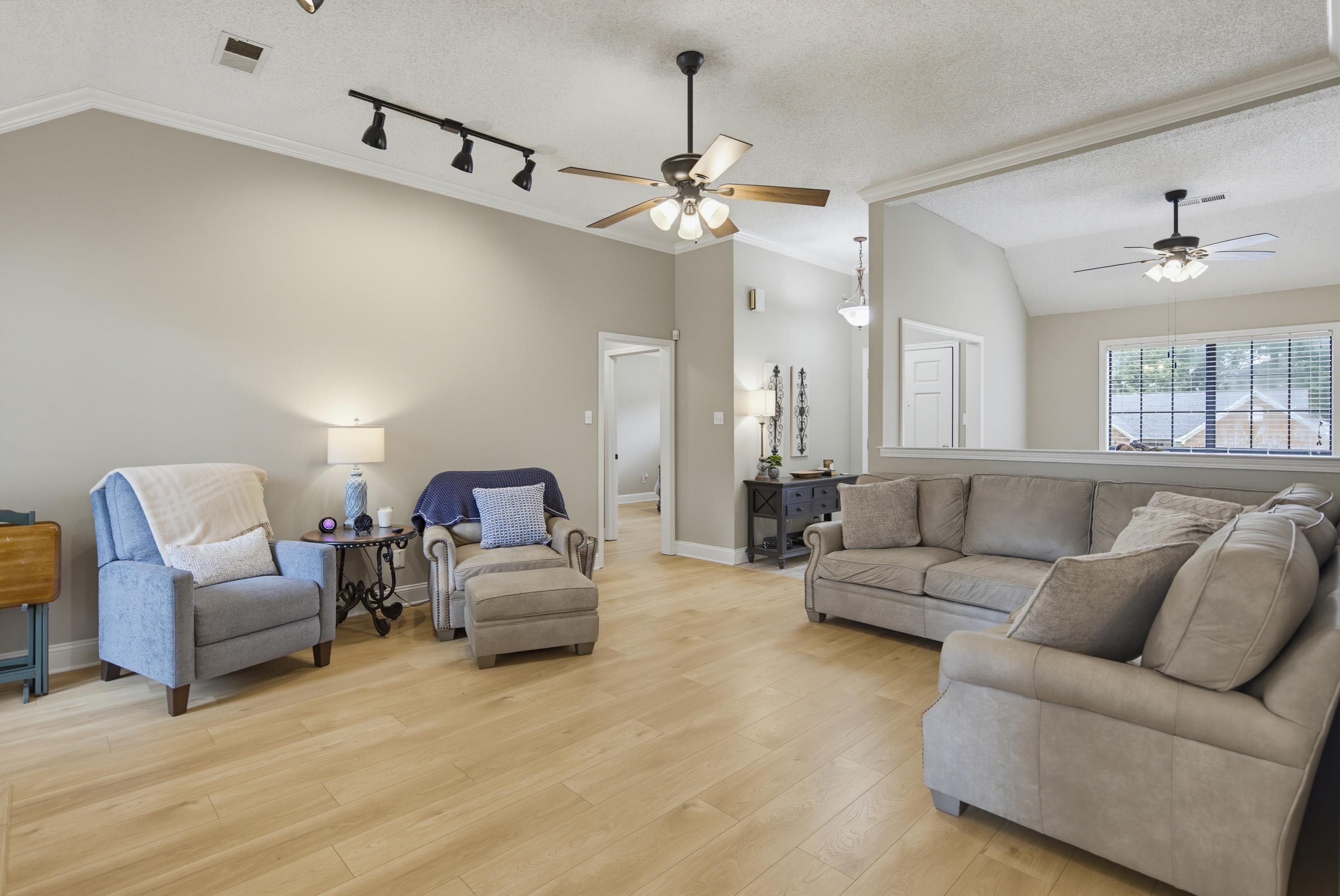 7685 Shadow Hills Dr Property Photo 11