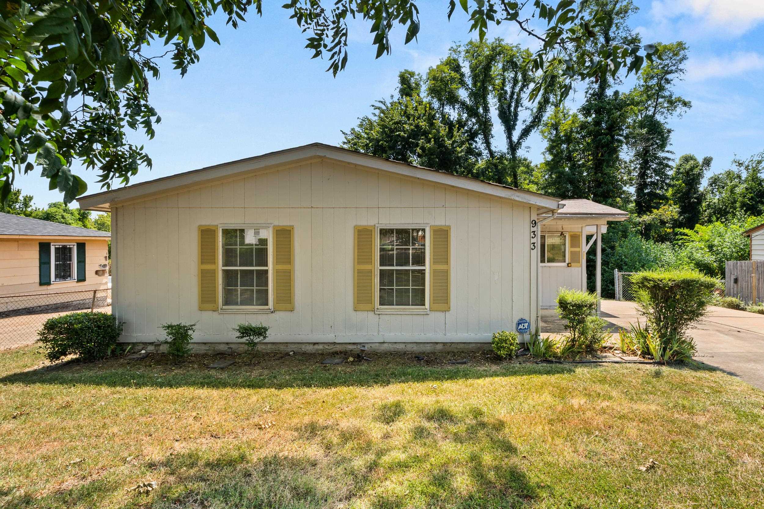 933 Western Park Dr Property Photo 2