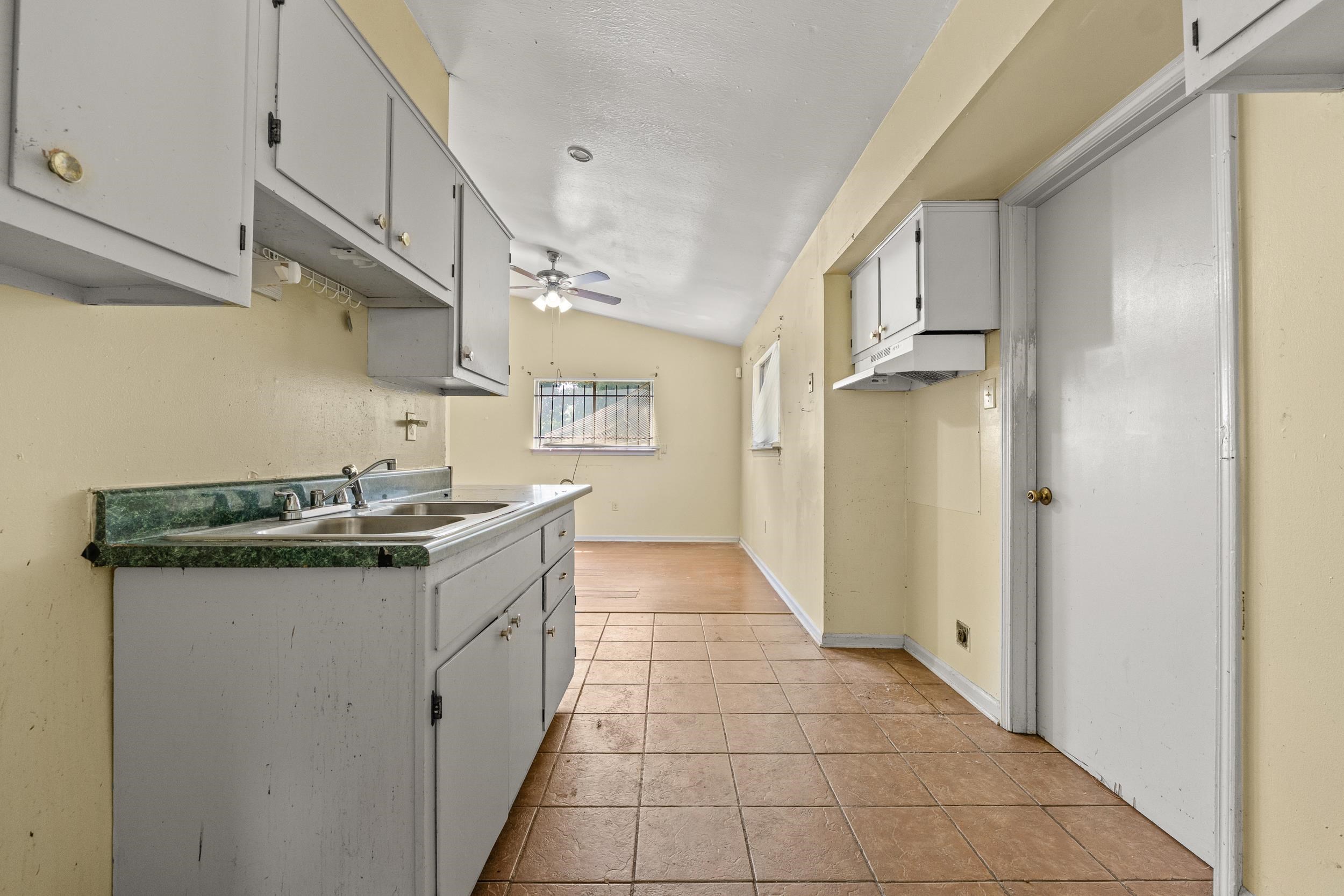 933 Western Park Dr Property Photo 10