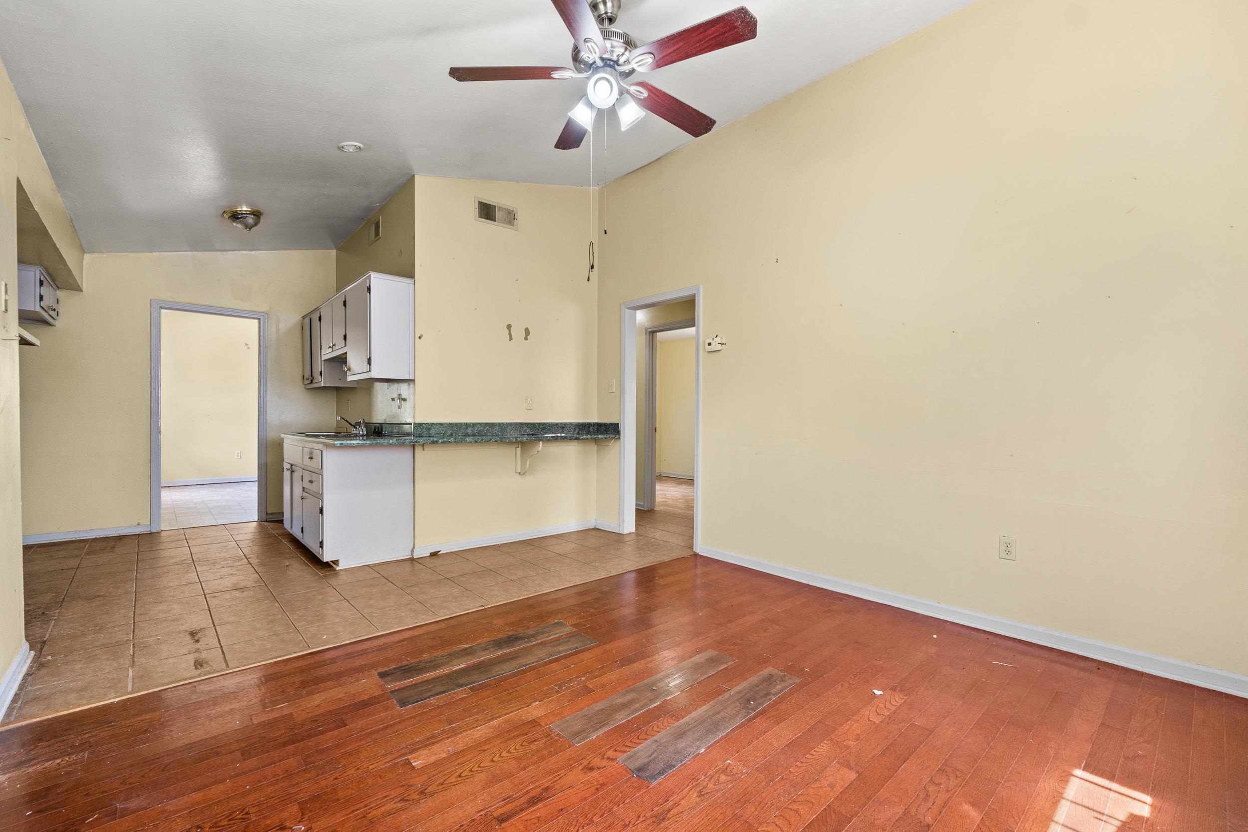 933 Western Park Dr Property Photo 12