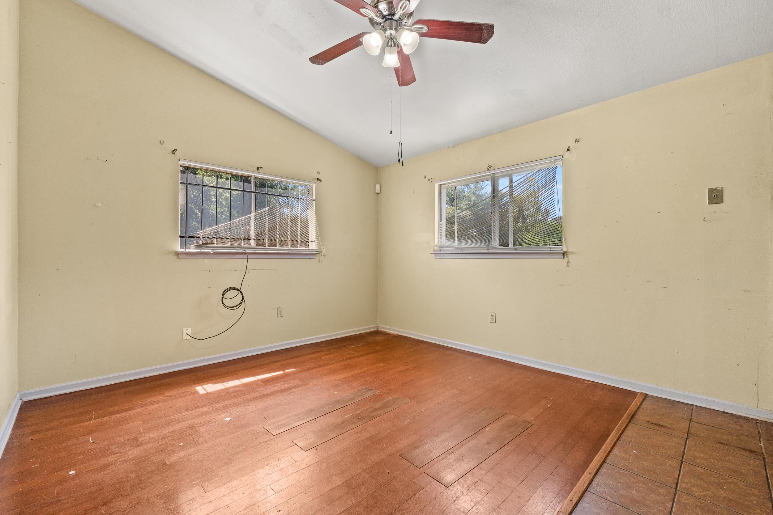 933 Western Park Dr Property Photo 13