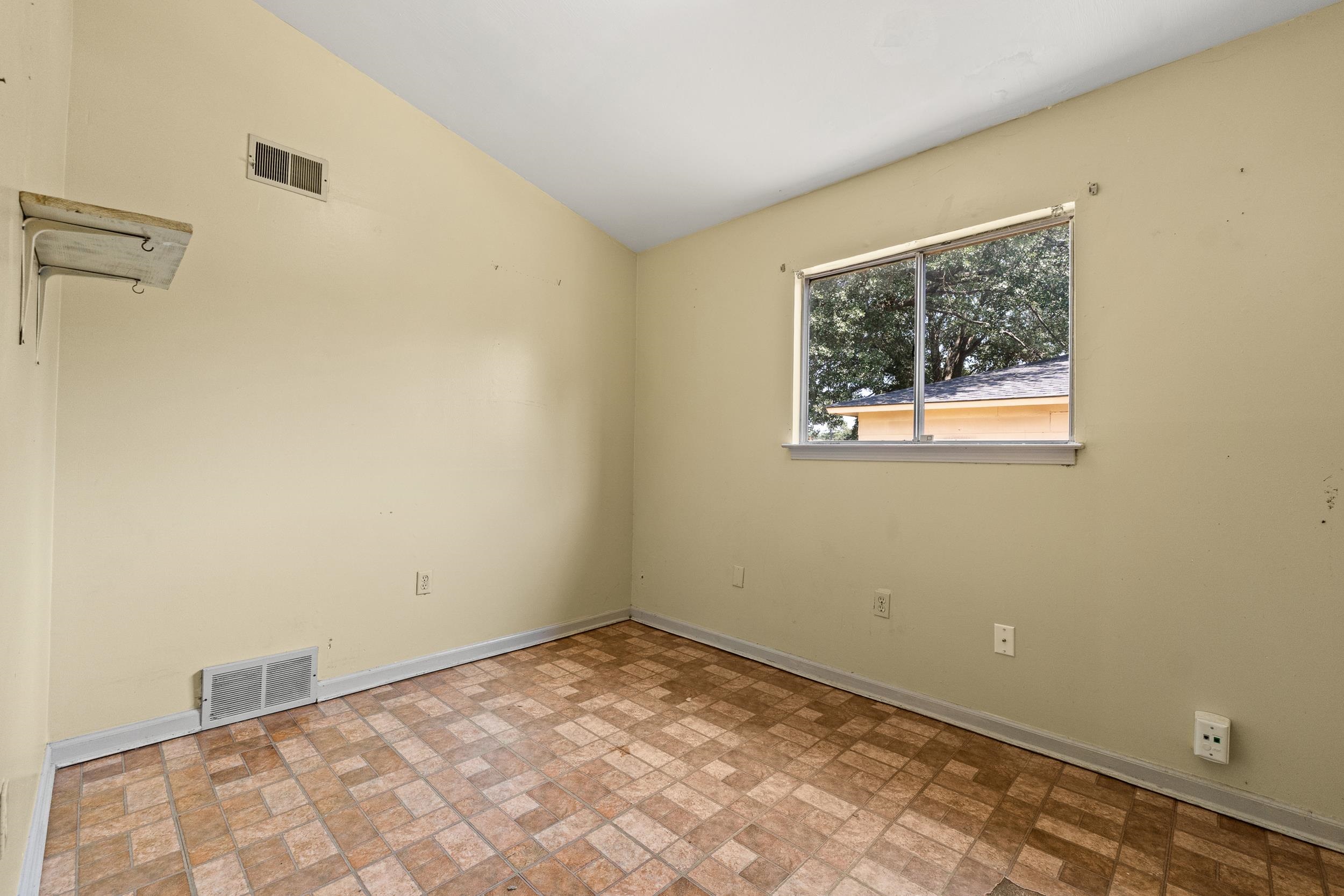 933 Western Park Dr Property Photo 16