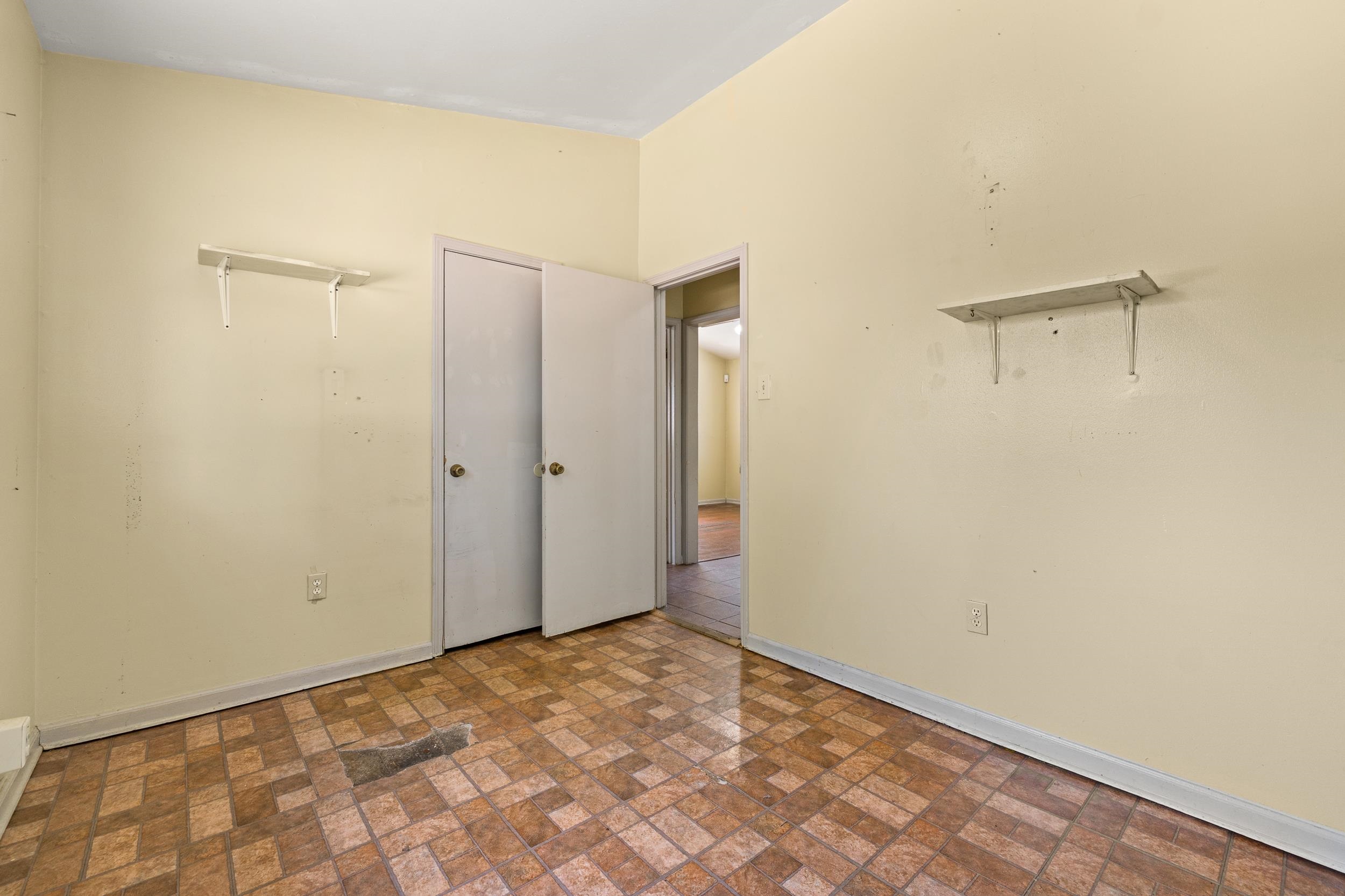 933 Western Park Dr Property Photo 17
