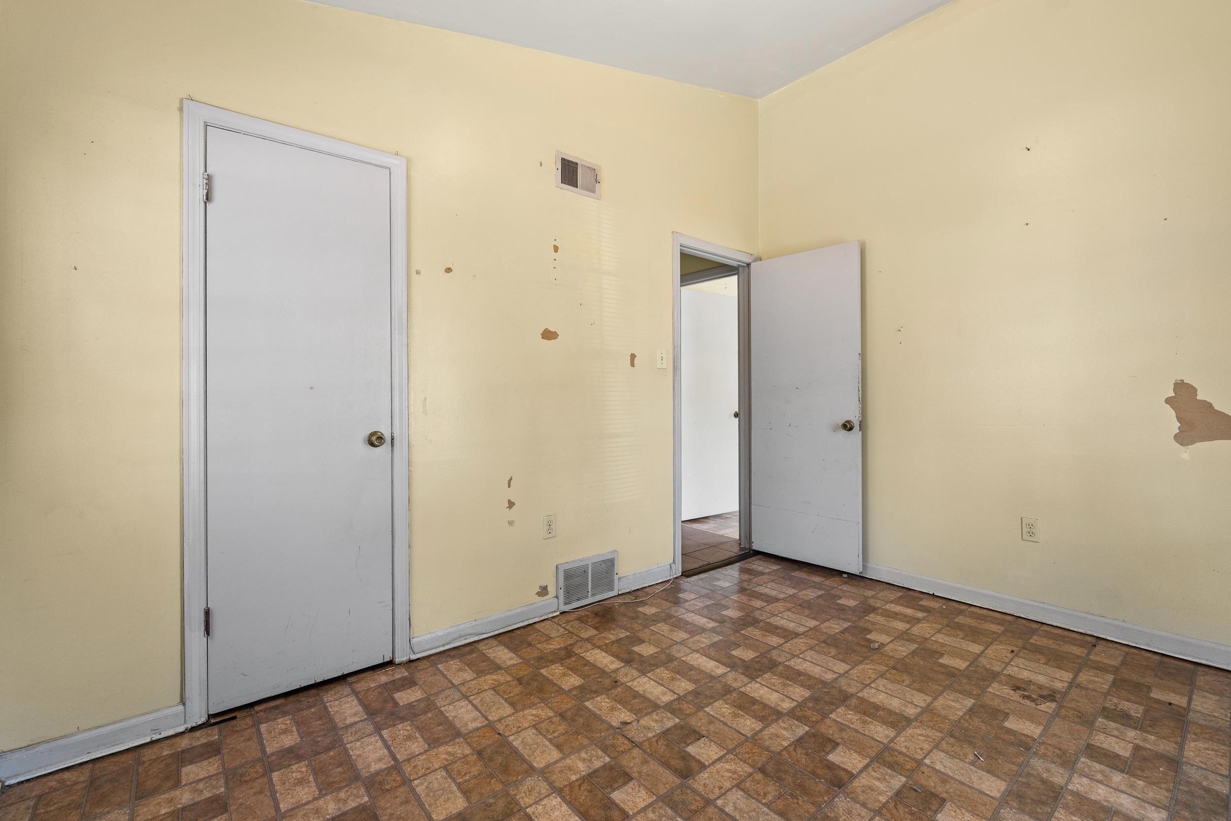 933 Western Park Dr Property Photo 21