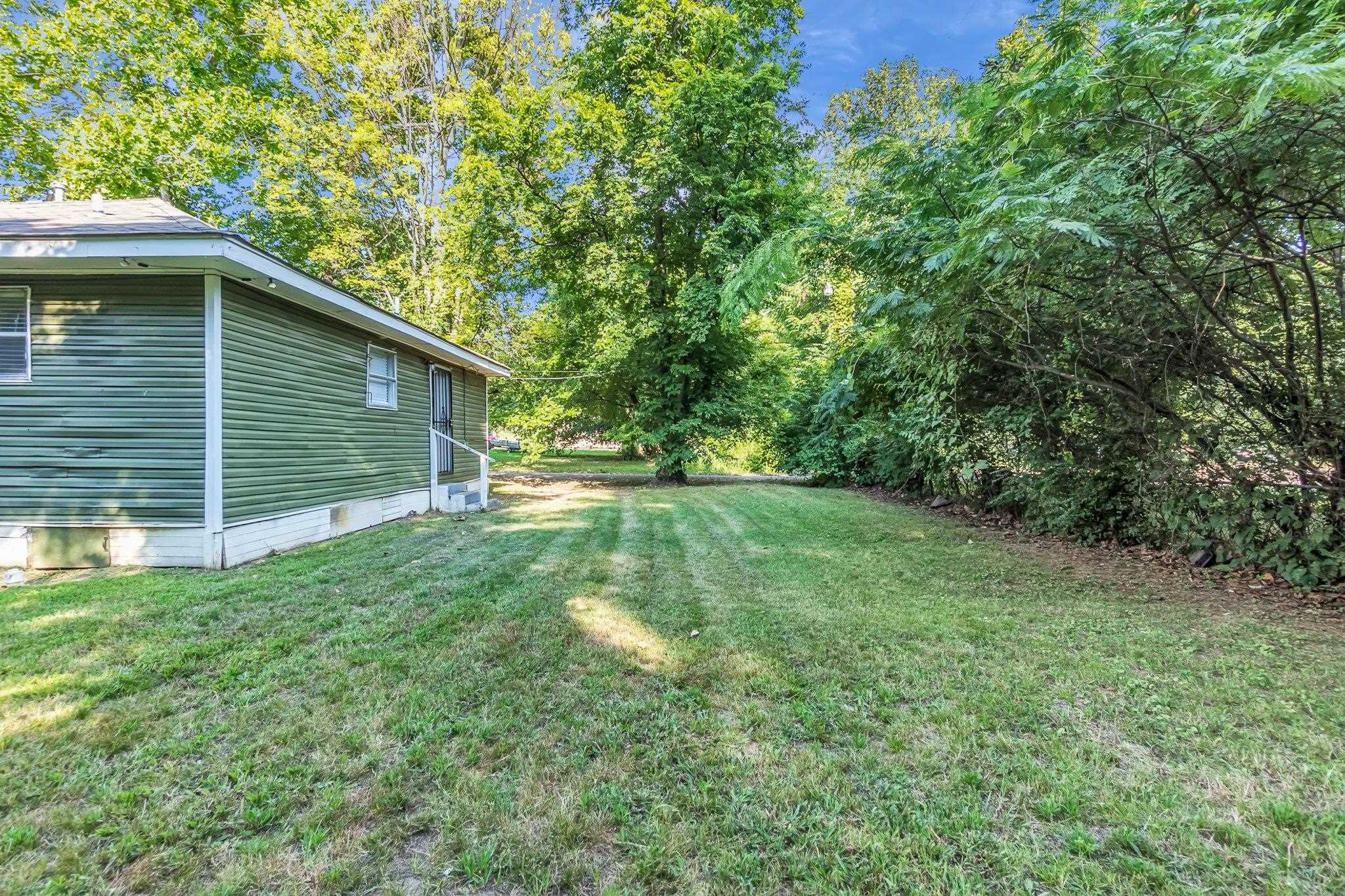 1347 E Trigg Ave Property Photo 15