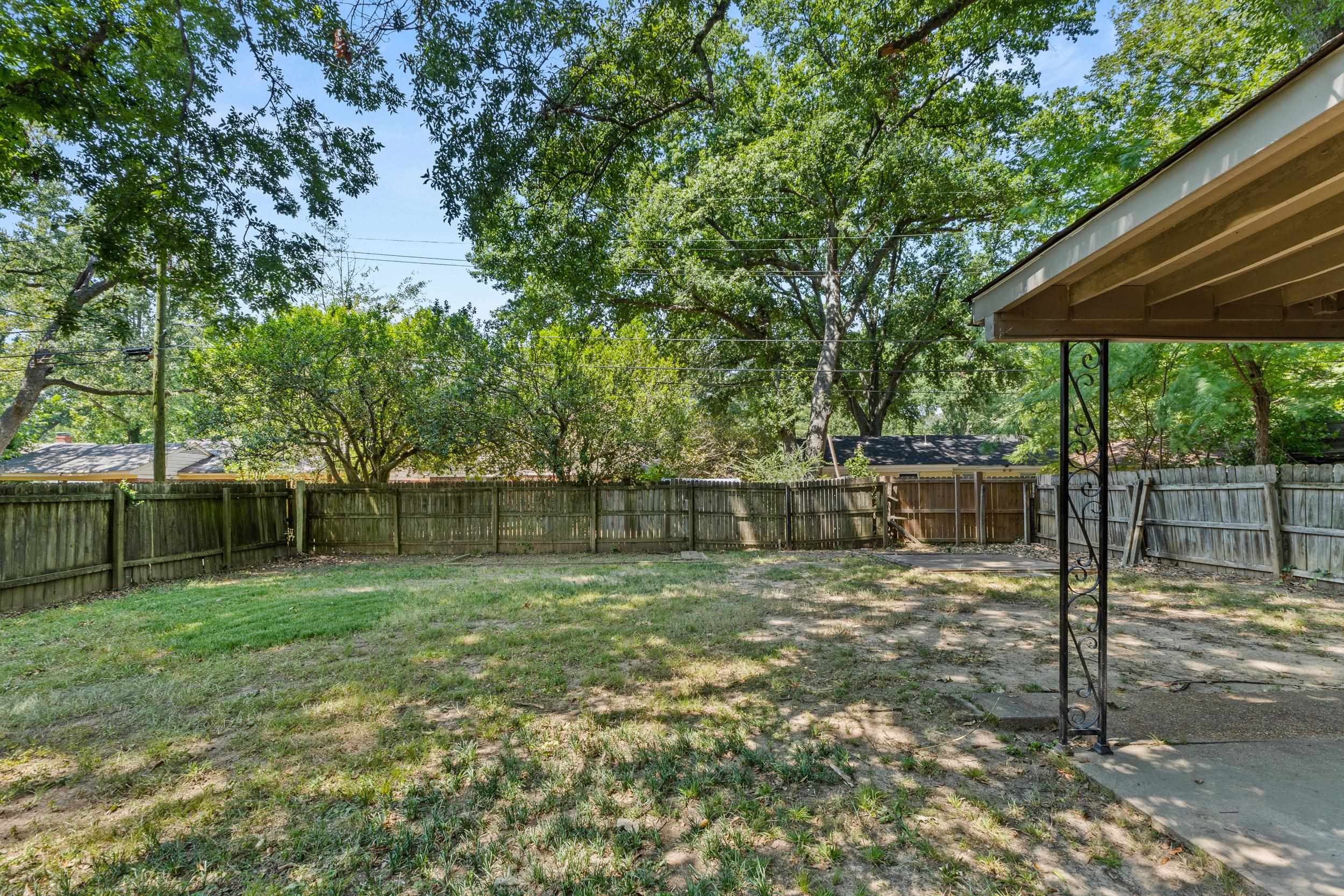 1285 Merrycrest Dr Property Photo 5