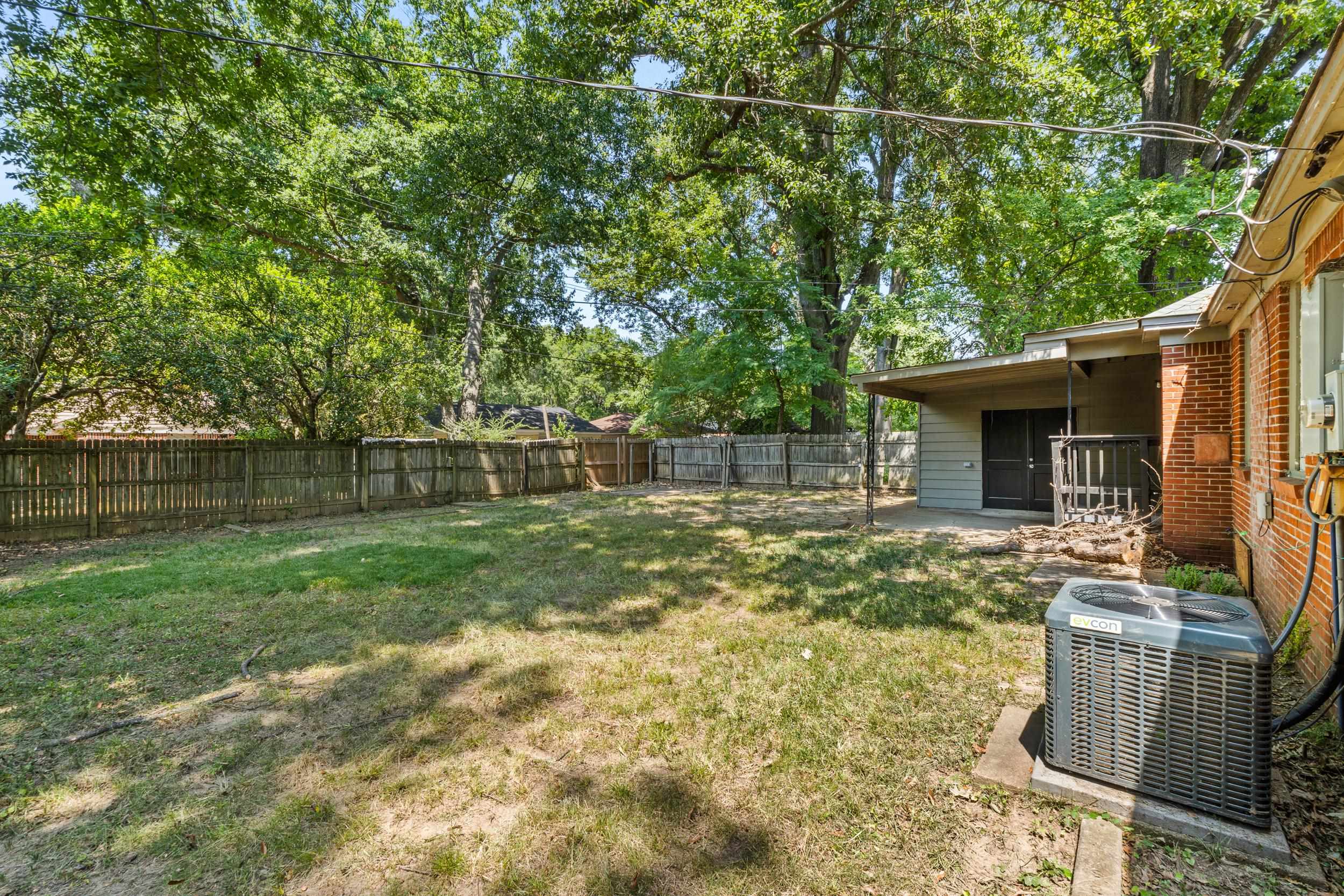 1285 Merrycrest Dr Property Photo 6