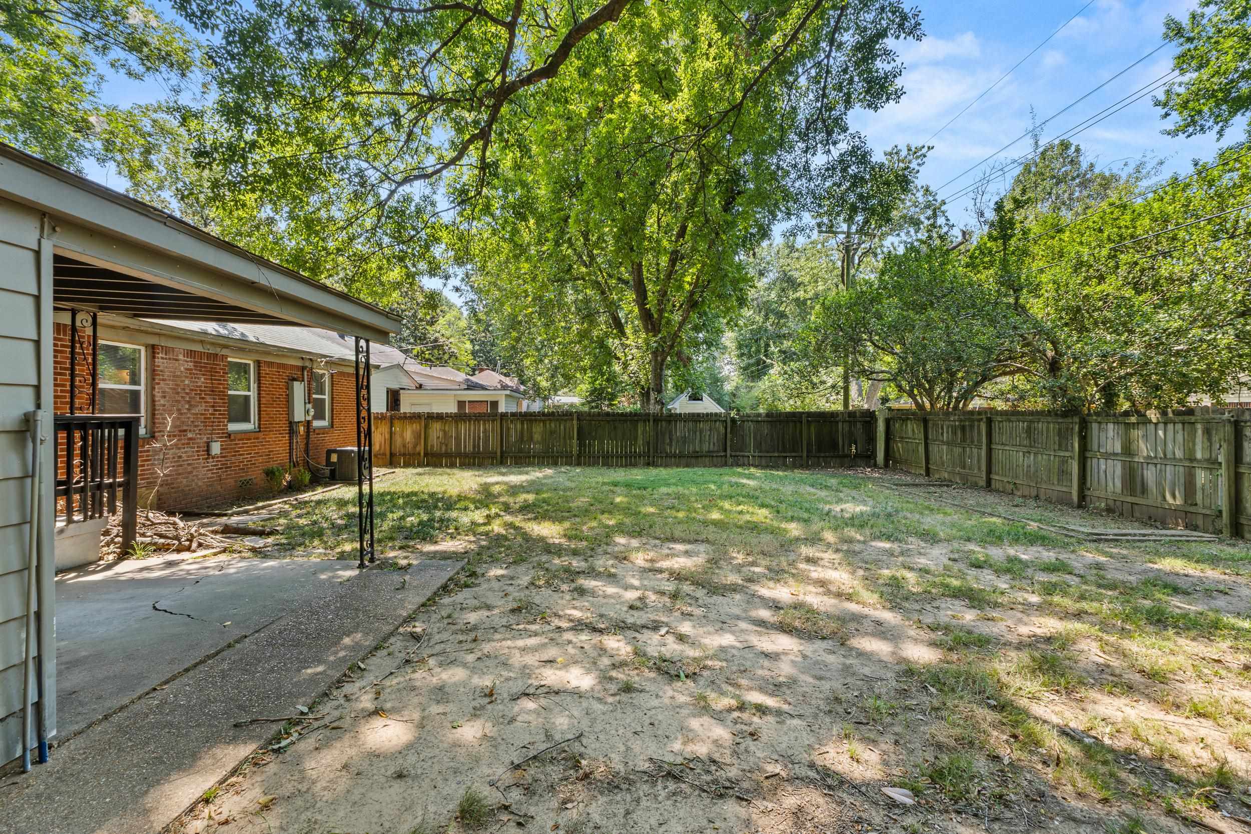 1285 Merrycrest Dr Property Photo 7