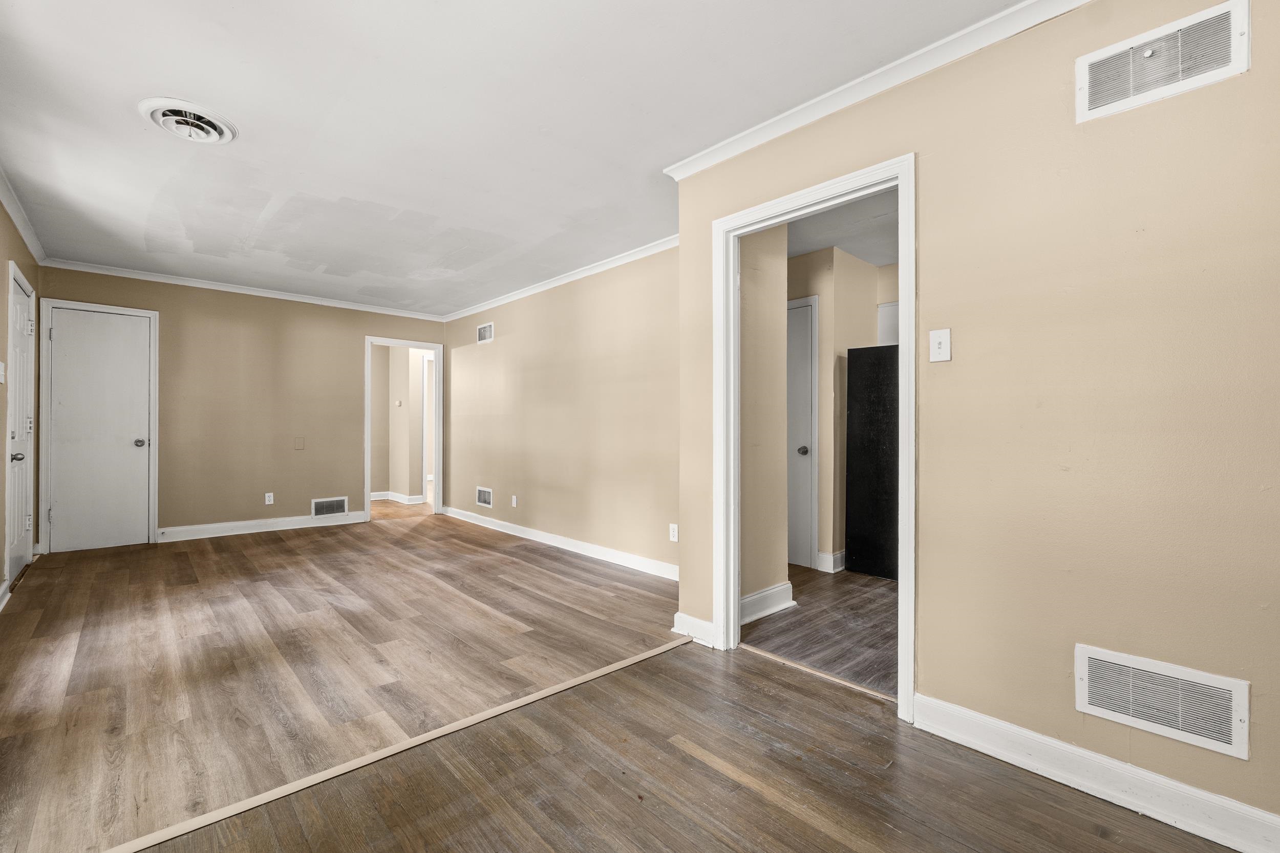 1285 Merrycrest Dr Property Photo 10