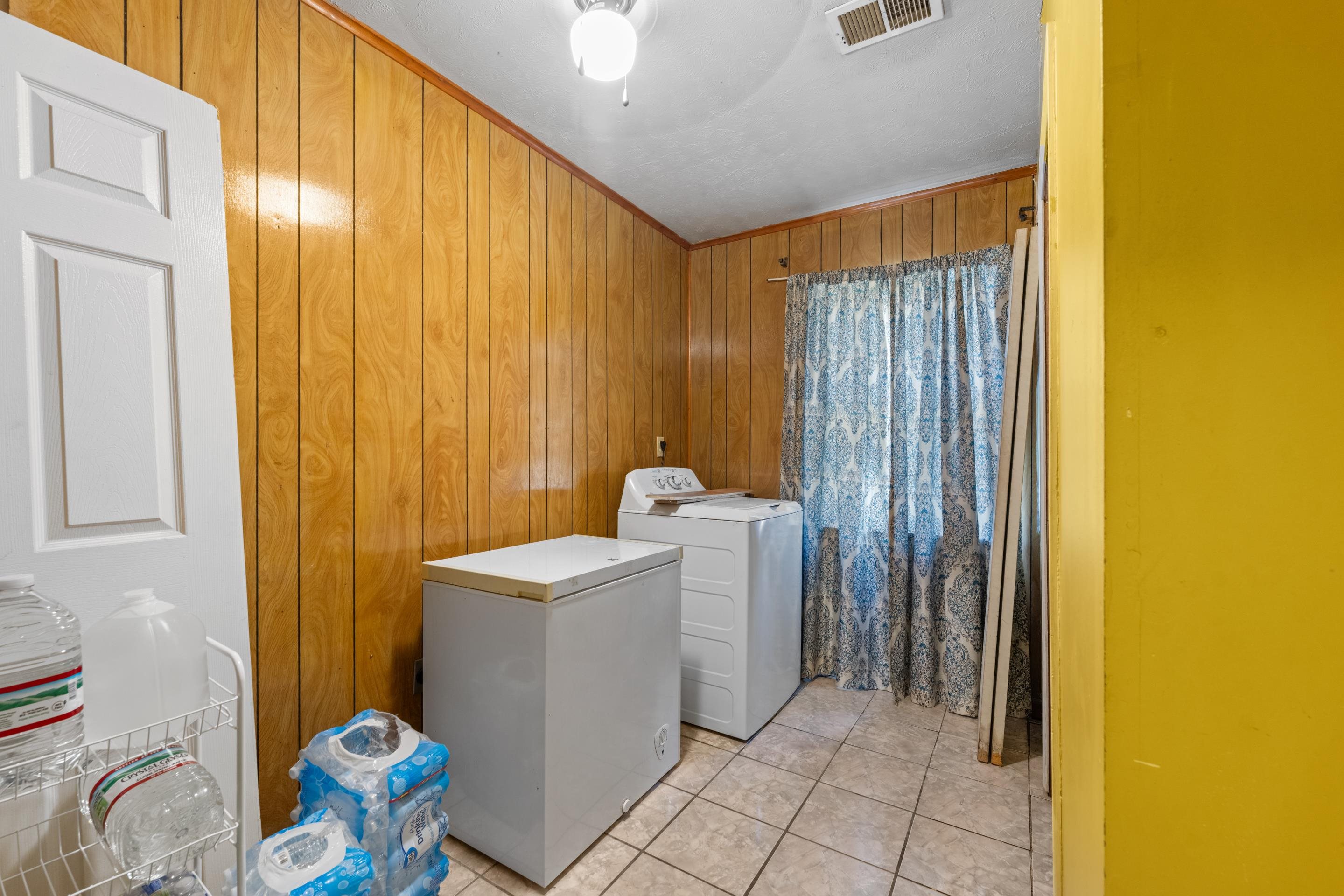 416 W Holmes Rd Property Photo 10