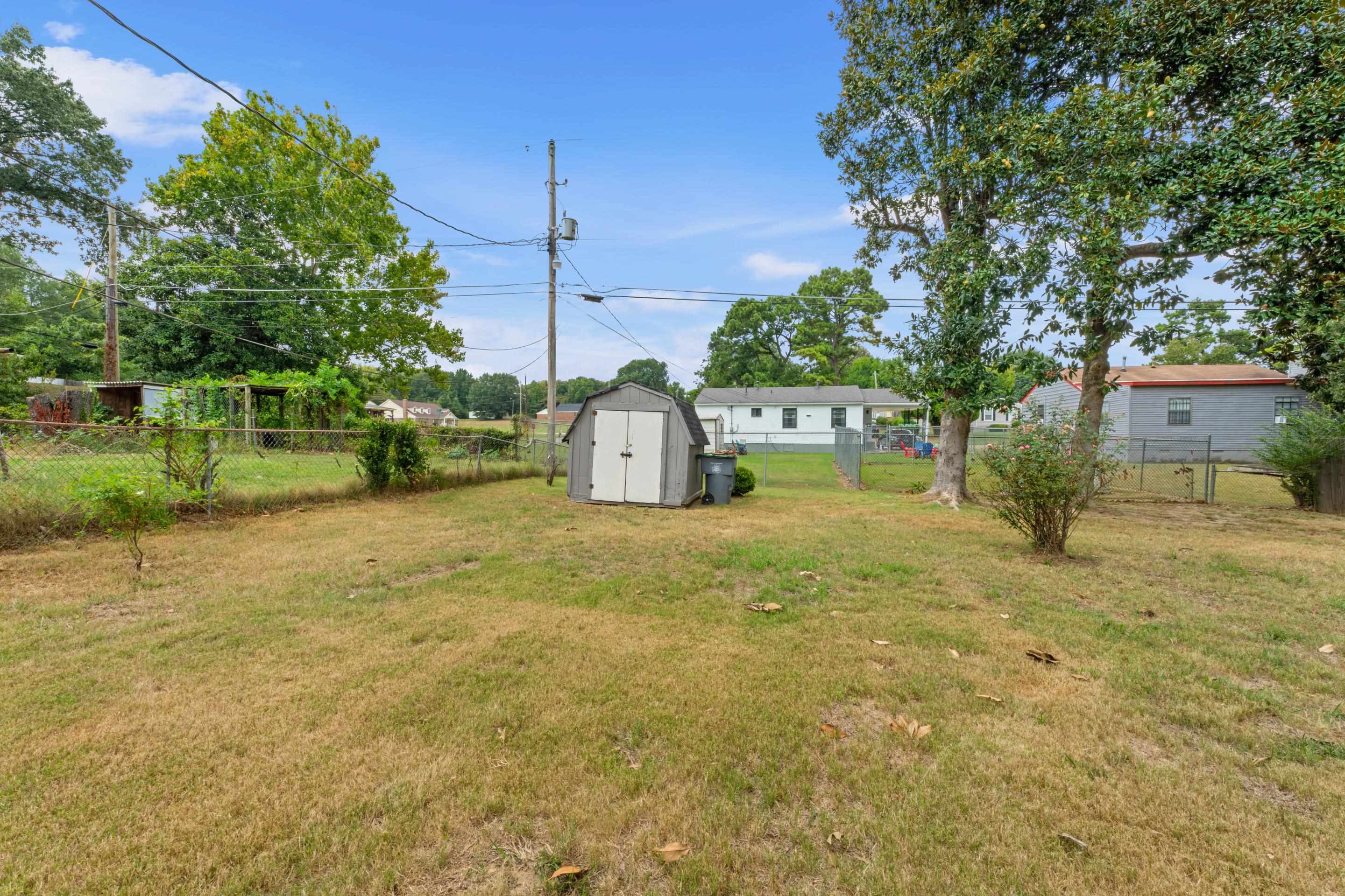 416 W Holmes Rd Property Photo 15