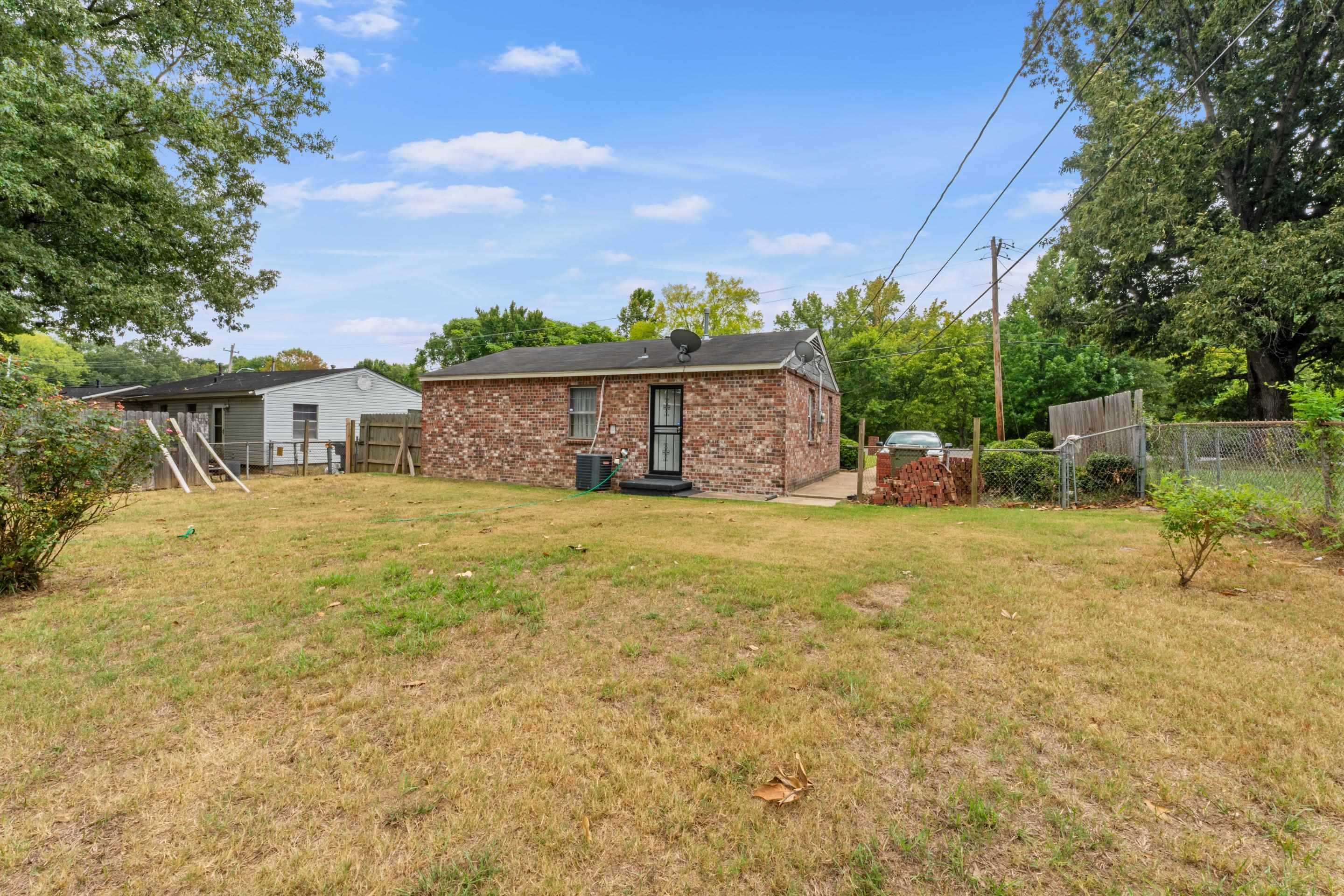 416 W Holmes Rd Property Photo 16