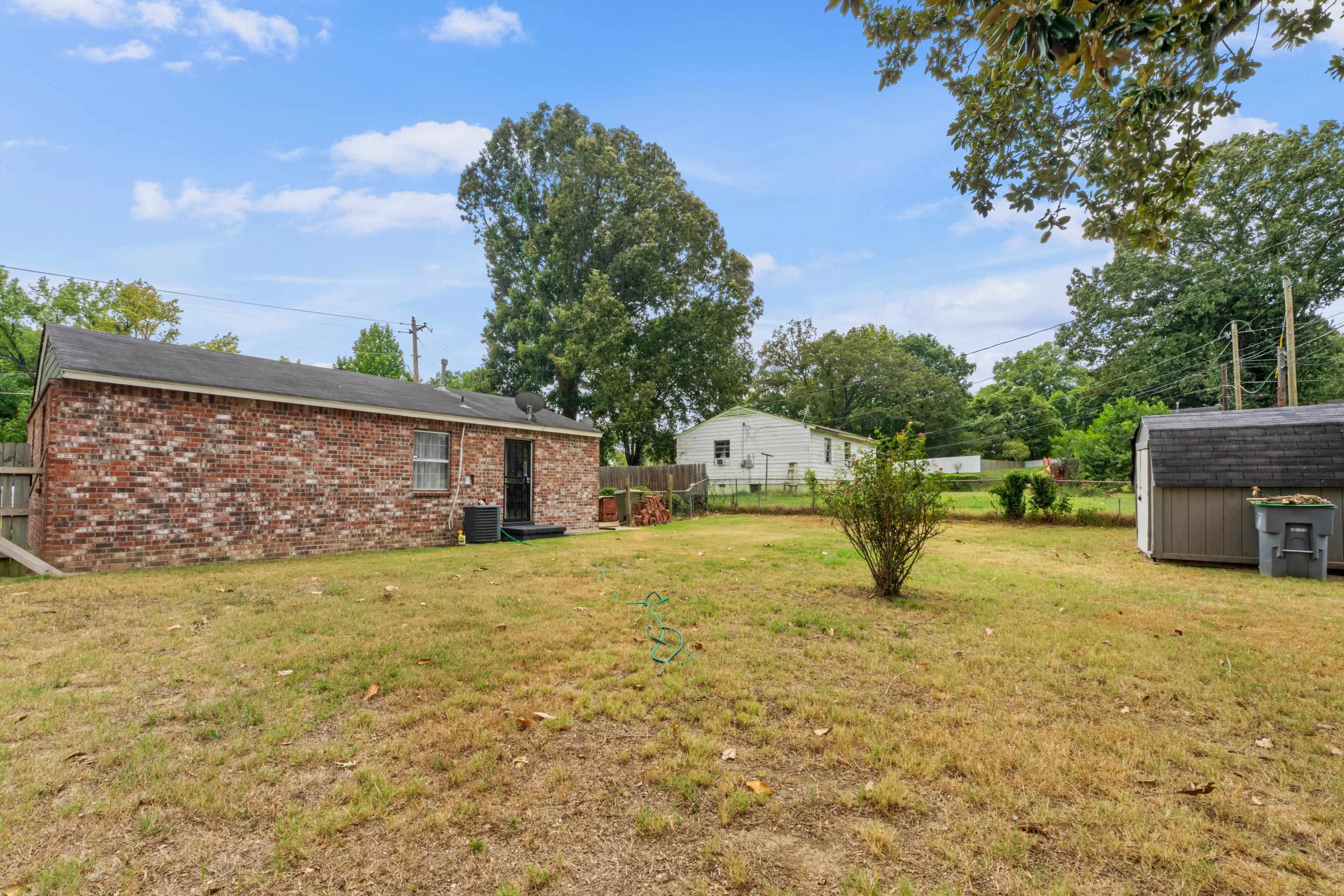 416 W Holmes Rd Property Photo 17