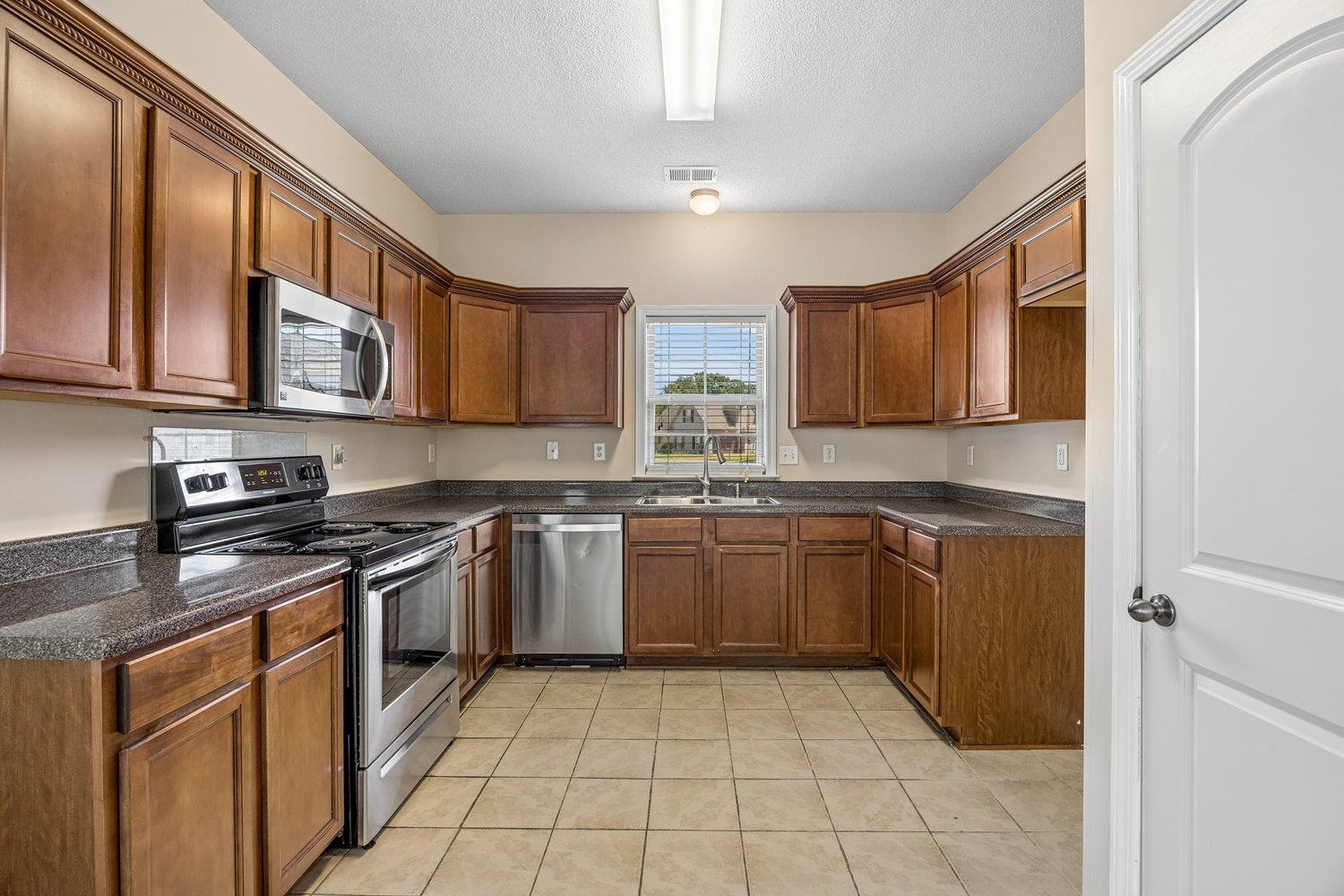 5045 Vonell Way Property Photo 9