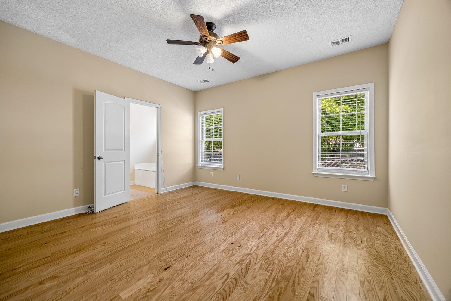 5045 Vonell Way Property Photo 10