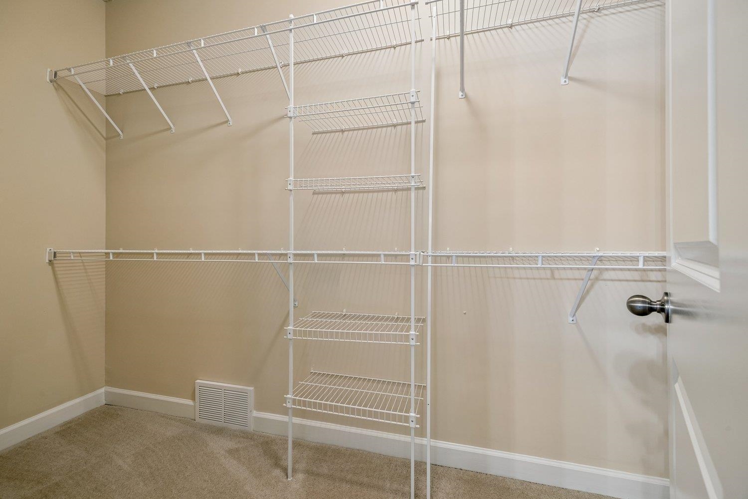 5045 Vonell Way Property Photo 13