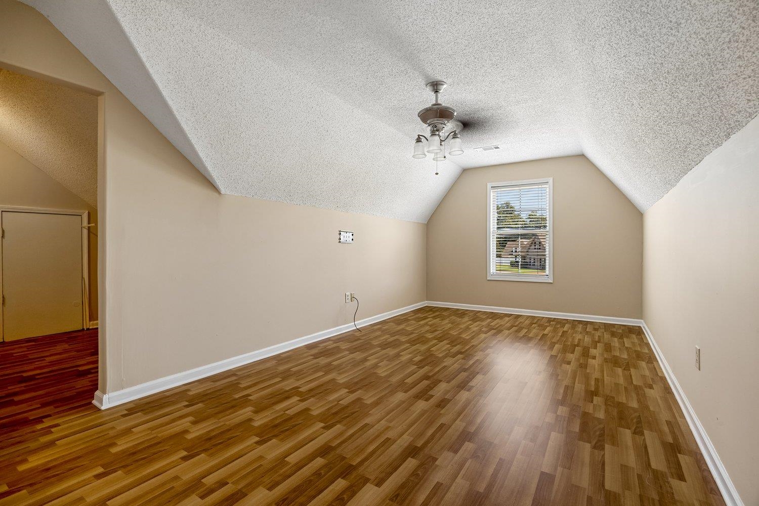 5045 Vonell Way Property Photo 16