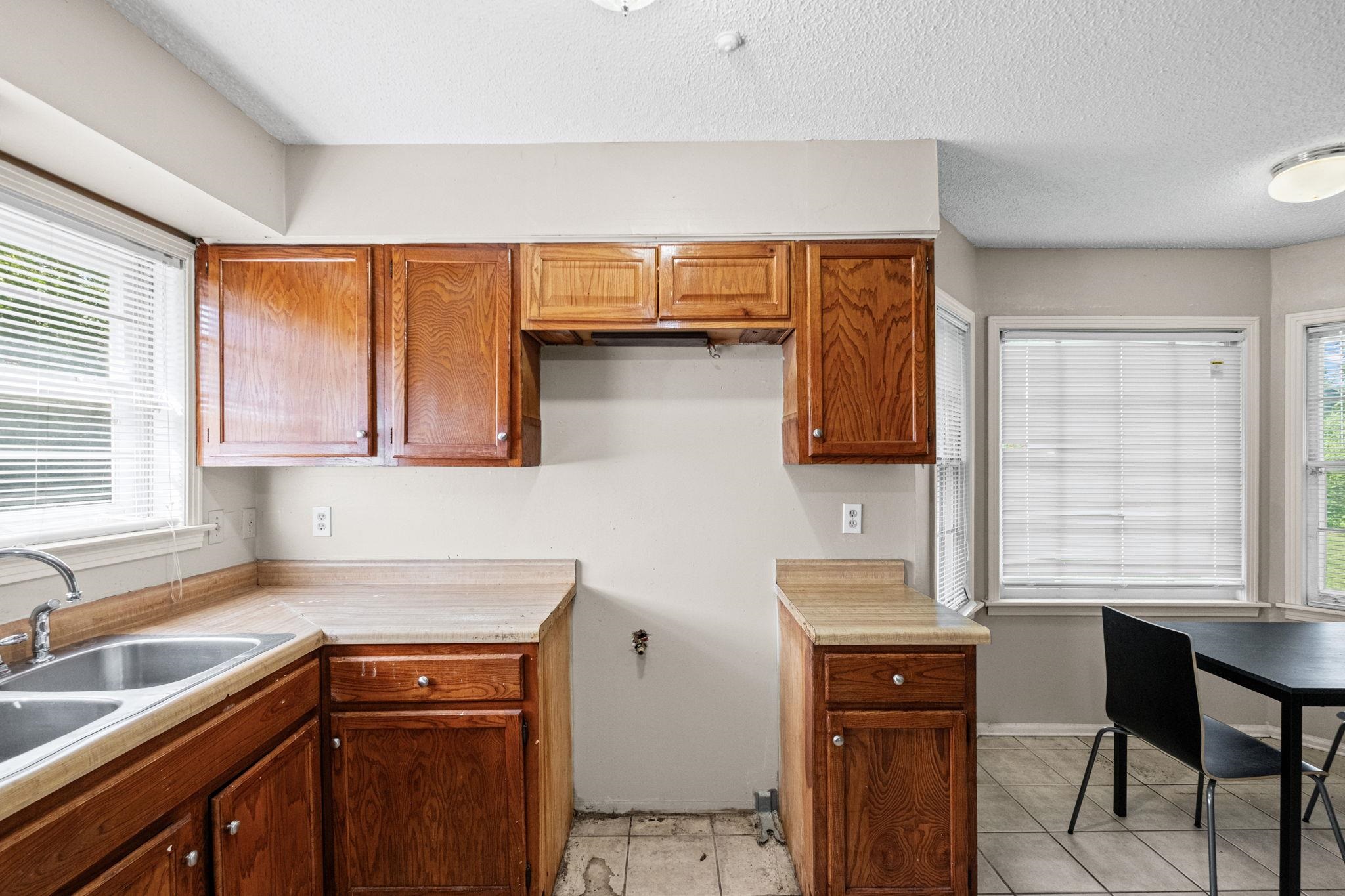 1742 San Bernardo Ave Property Photo 10