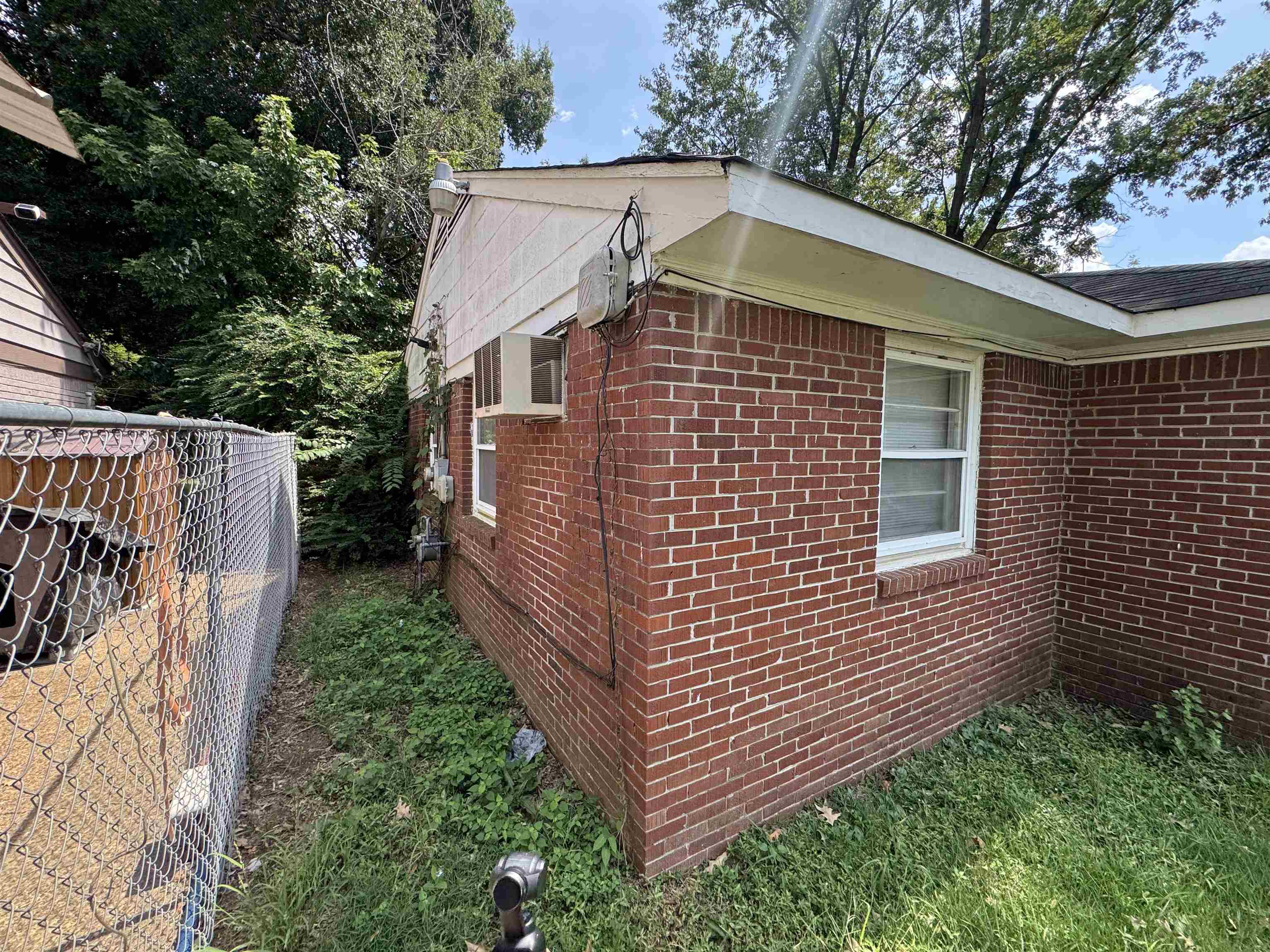 1624 Mary Dr Property Photo 2