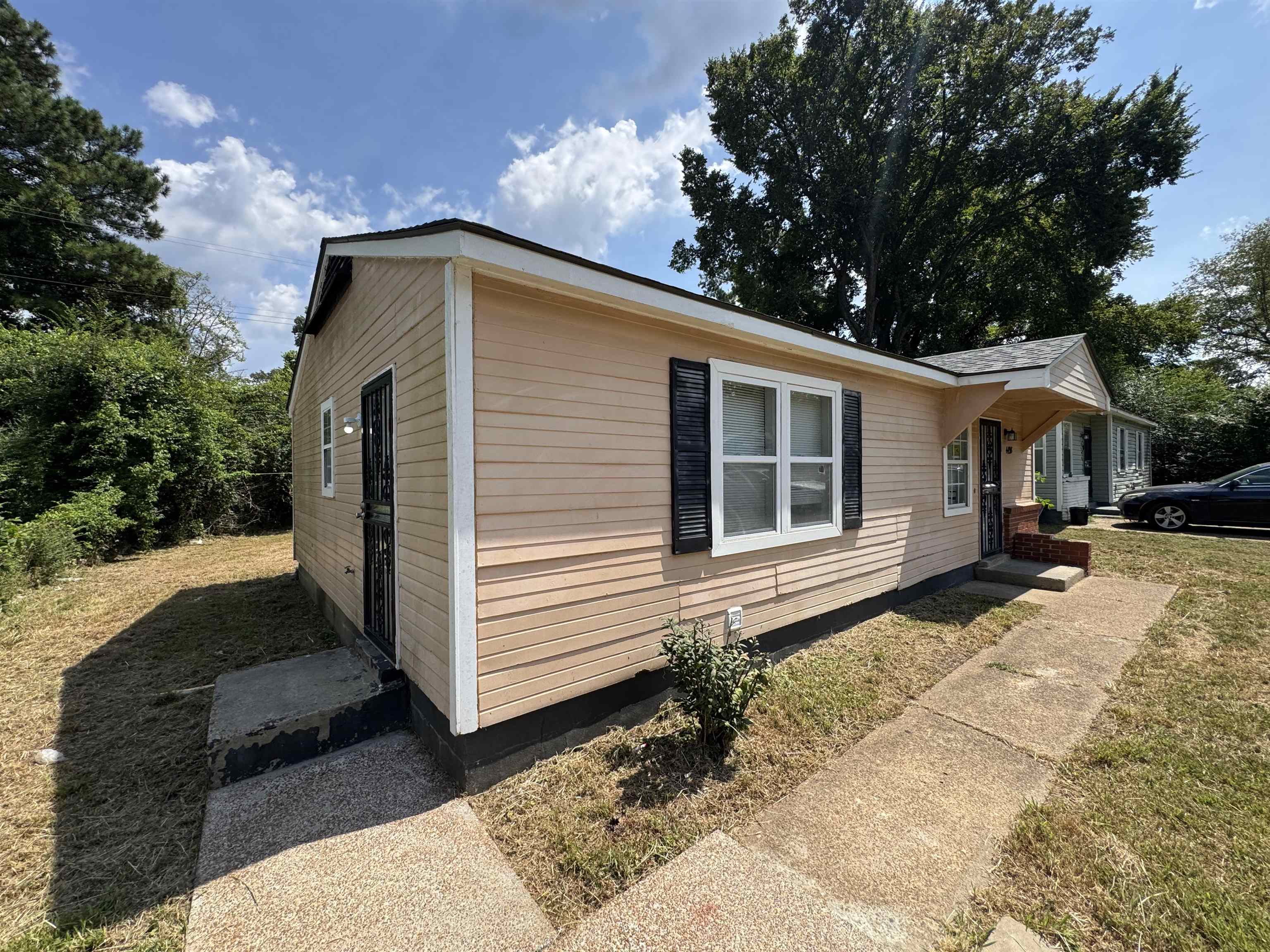 4498 Suncrest Dr Property Photo 2