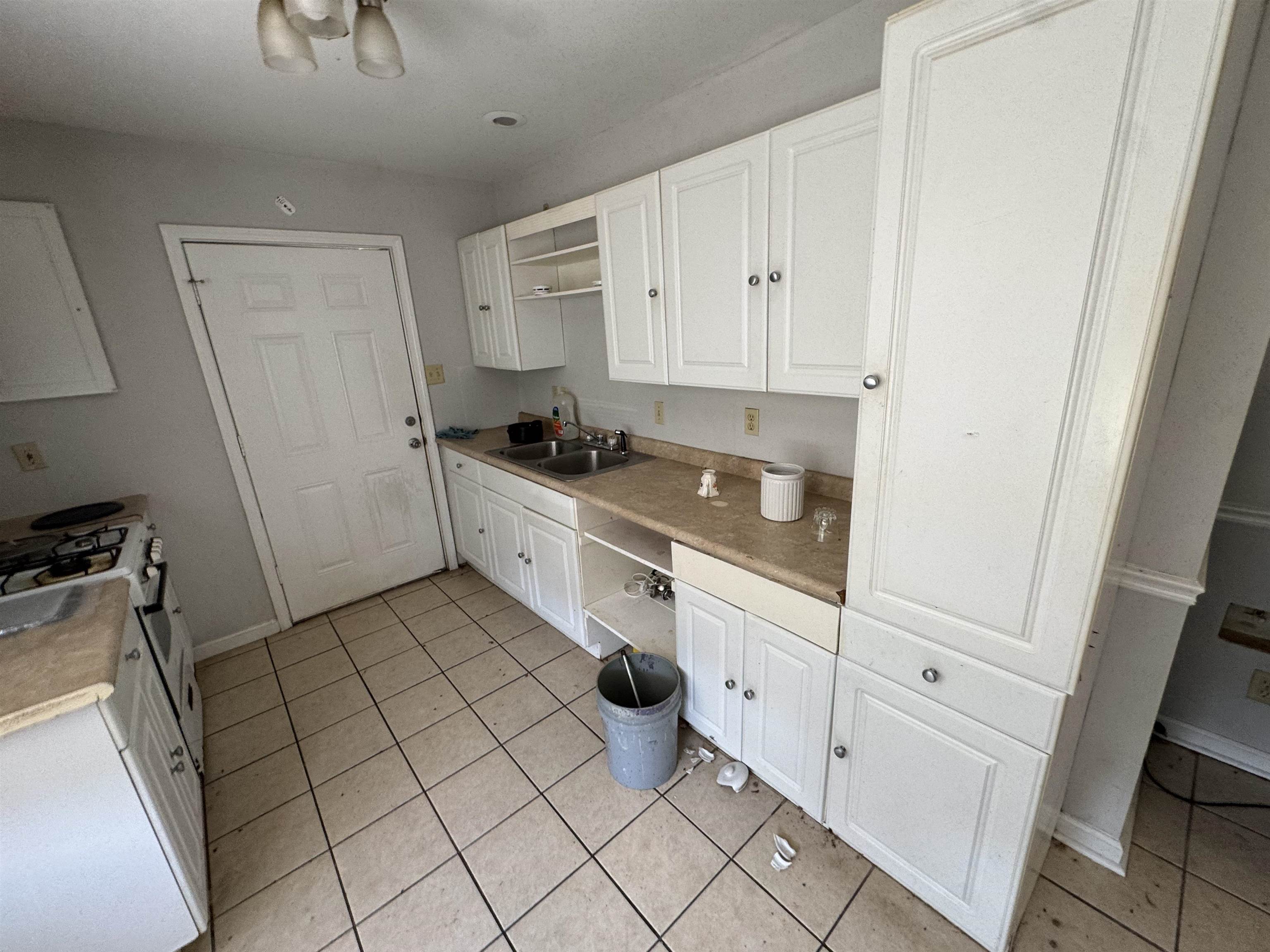 4498 Suncrest Dr Property Photo 7